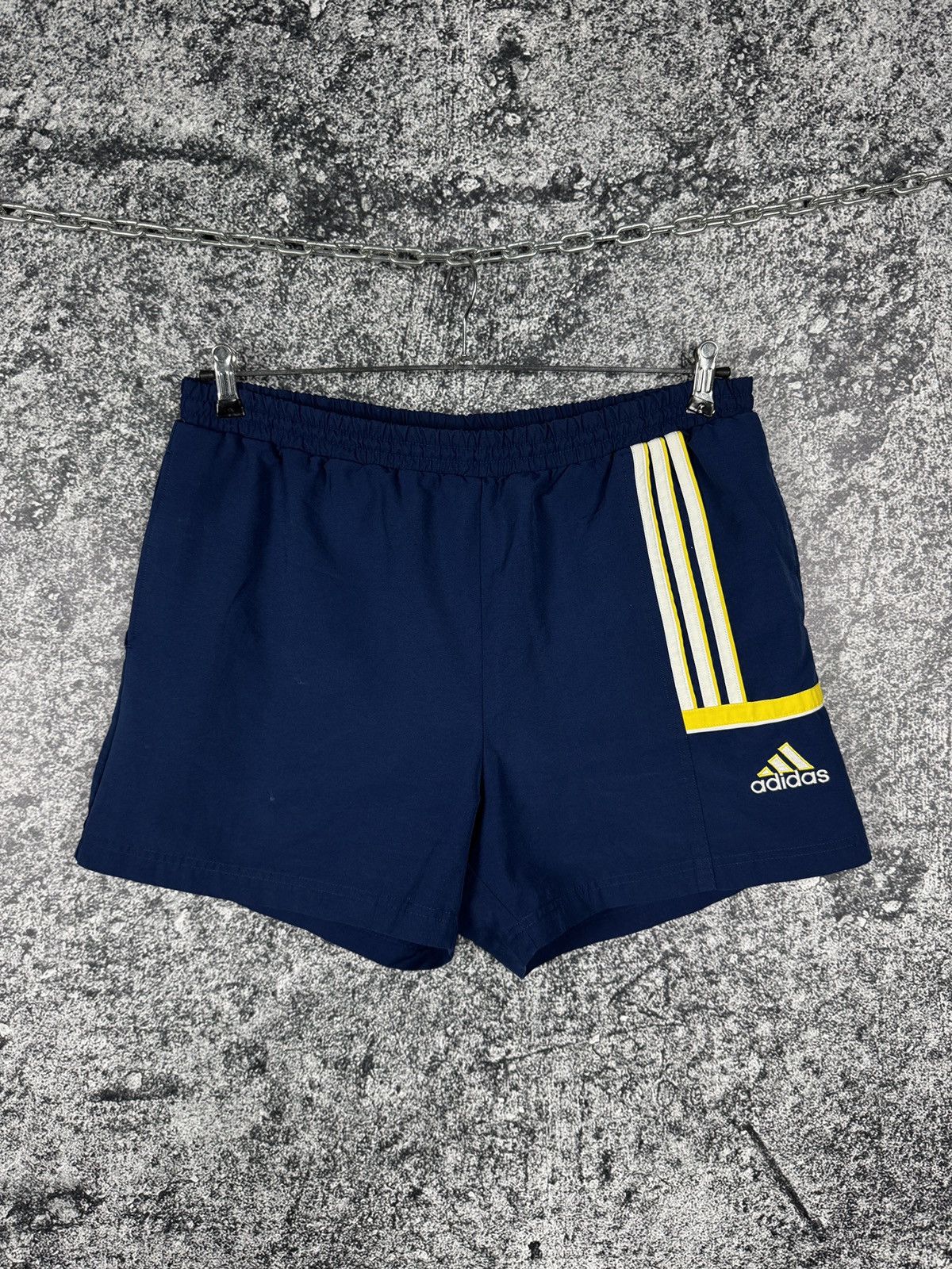 Adidas Men’s Adidas Vintage 90s Shorts Sportswear Retro Size L Size US 36 / EU 52 - 1 Thumbnail