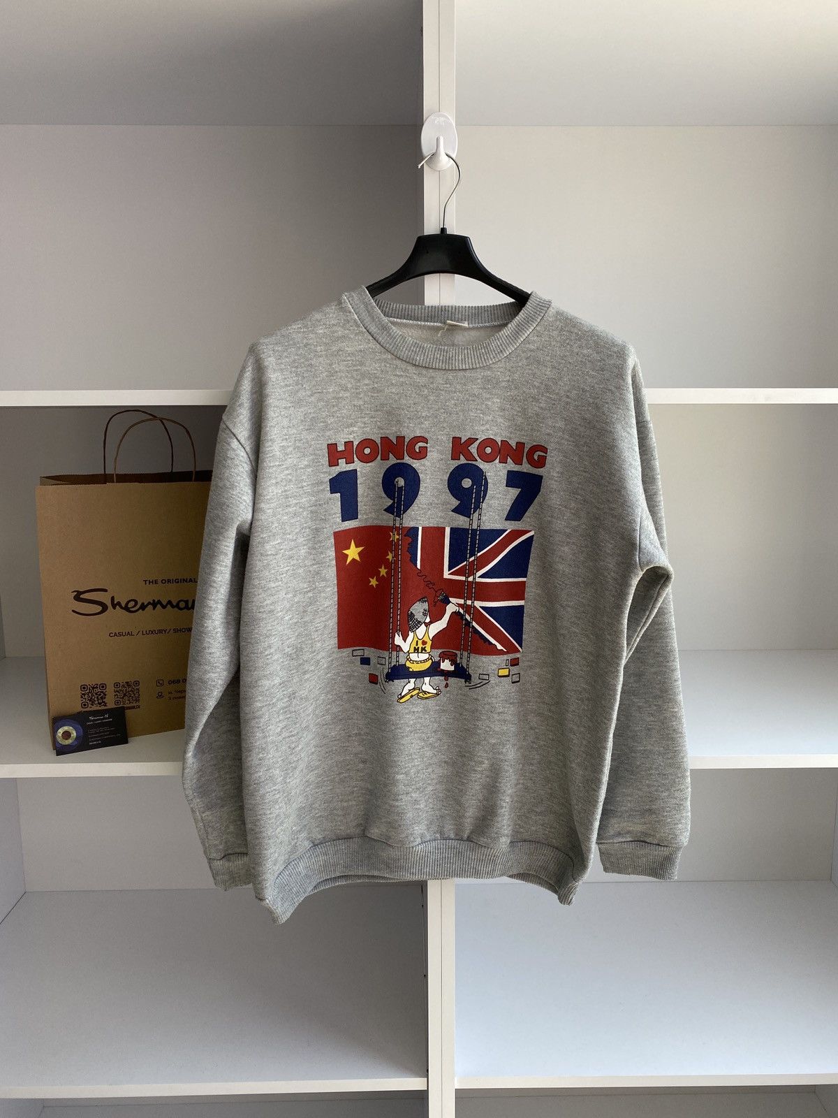 Japanese Brand × Vintage Vintage 1997 Hong Kong British flag graphic crewneck Size US XL / EU 56 / 4 - 1 Thumbnail