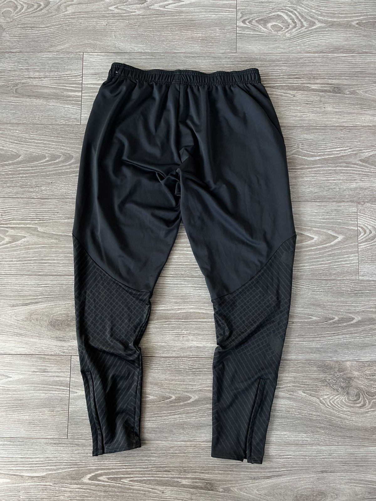 Nike Nike FCB Barcelona Football Slim Fit Regular Sweatpants Size US 34 / EU 50 - 5 Thumbnail