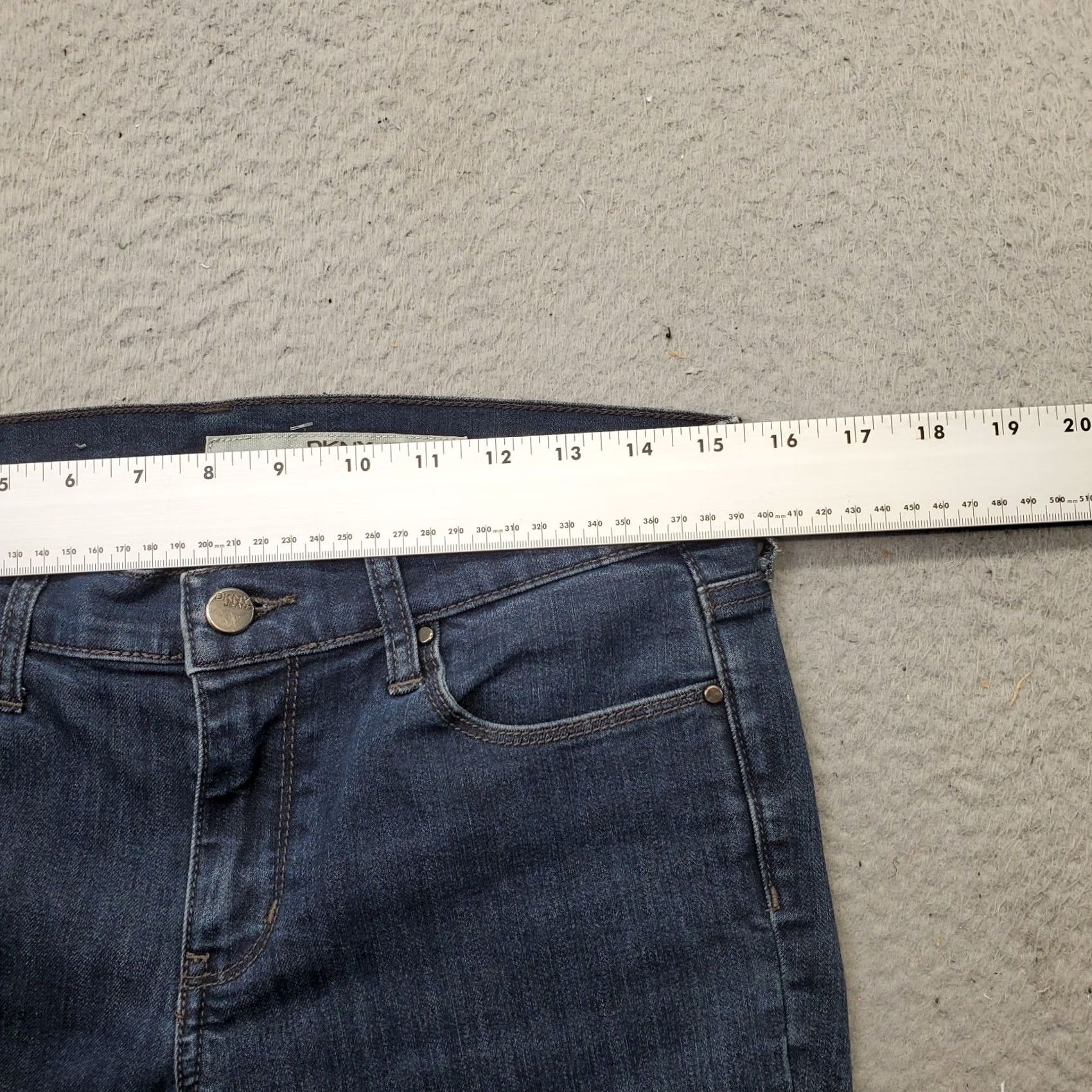 DKNY DKNY Jeans Womens 2 Dark Blue Denim 5 Pocket Skinny Regular Waist 31 Inseam 30.5" Casual Jeans Womens Size 2 Blue Denim Dark Wash Size 26" / US 2 / IT 38 - 6 Thumbnail