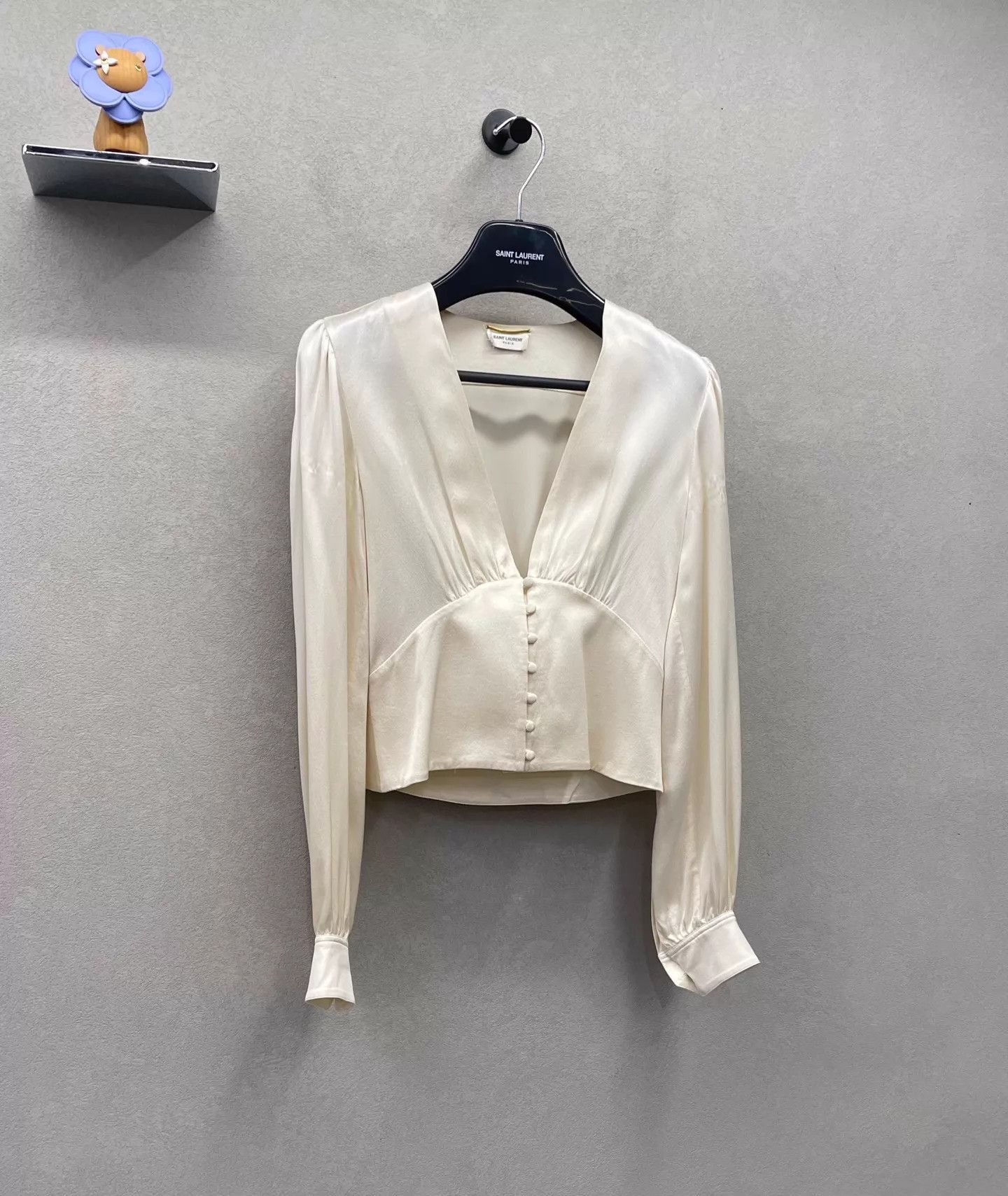 Yves Saint Laurent YSL Beige Long Sleeve Blouse Size 36 Size XS / US 0-2 / IT 36-38 - 3 Thumbnail
