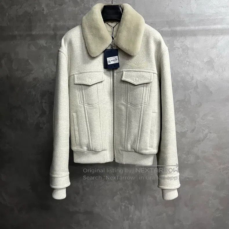 Louis Vuitton Louis Vuitton 24m White Ski Collection Solid Lapel Zip Lon Size US M / EU 48-50 / 2 - 1 Thumbnail