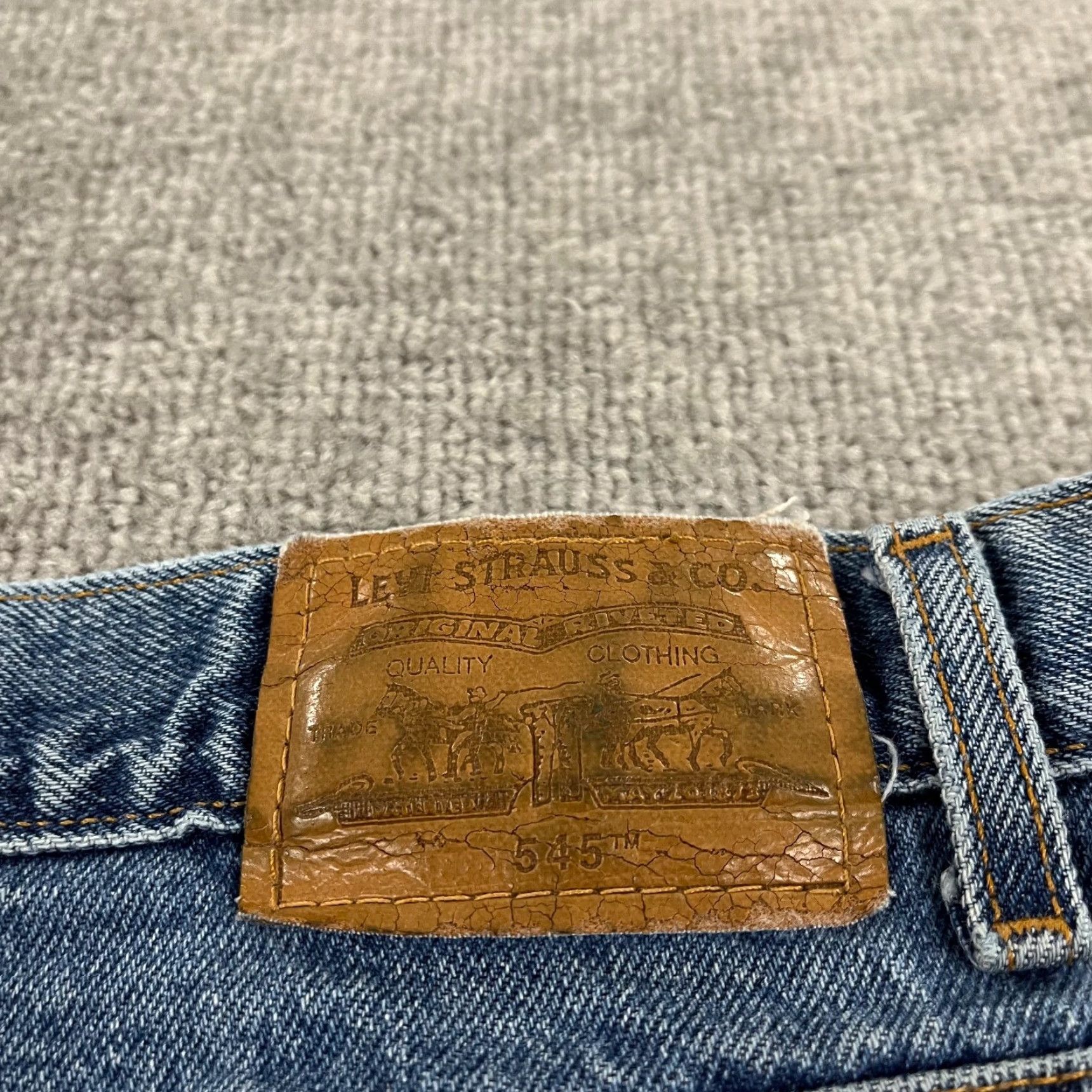 Levi's Levi's 545 Jeans Mens 40x30 Loose Fit Straight Blue Denim Pants Brown Tab Size US 40 / EU 56 - 2 Thumbnail