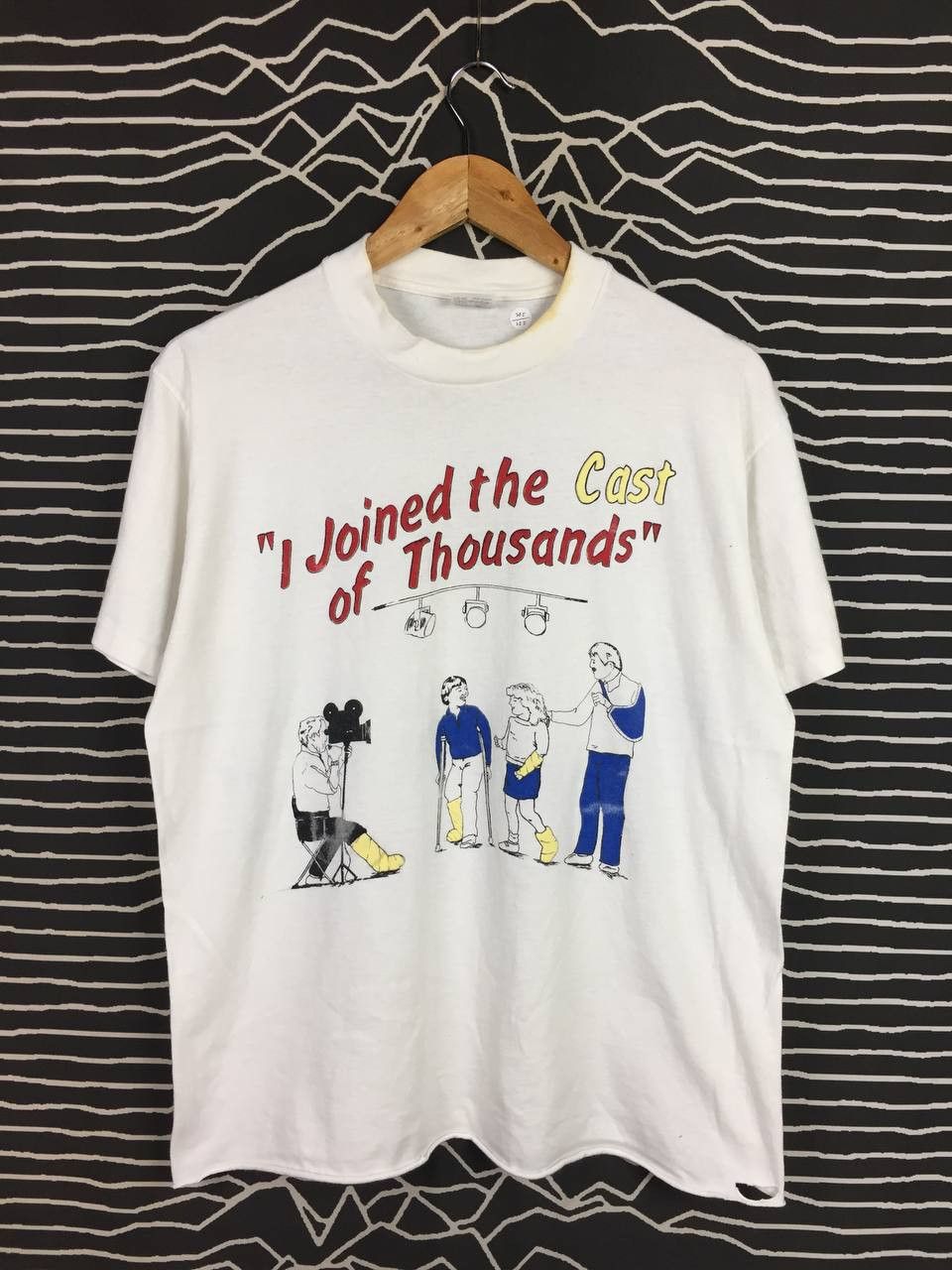 Vintage Vtg 80s Boca Raton Orthopaedic Group Cast Of Thousands Tee Size US L / EU 52-54 / 3 - 1 Thumbnail
