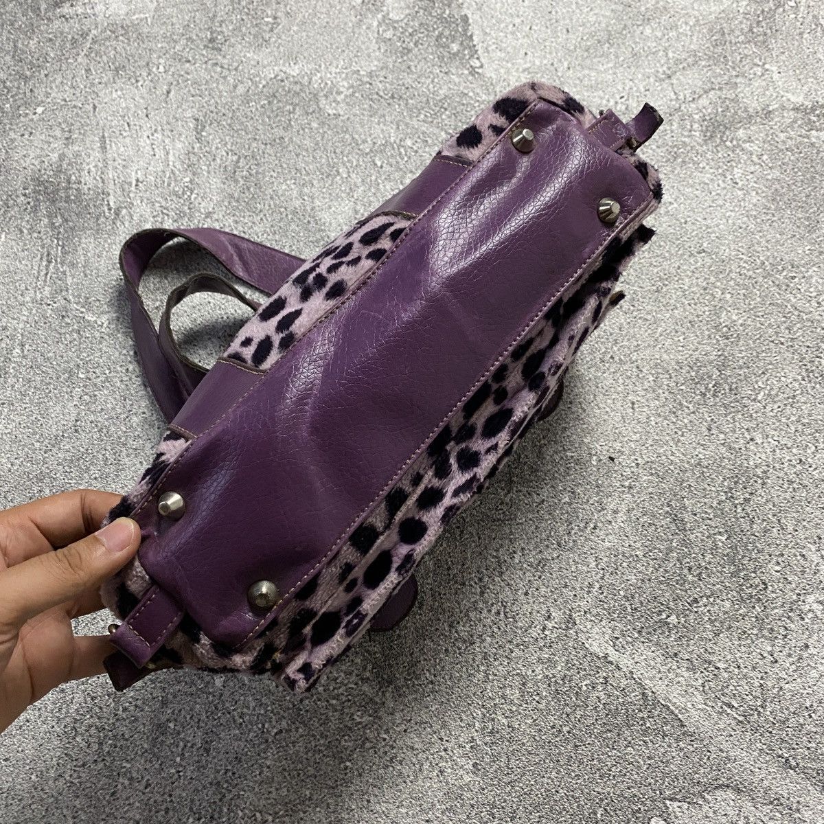 Japanese Brand 2000s Leopard Purple Print Fuzzy Handbag Size ONE SIZE - 6 Thumbnail