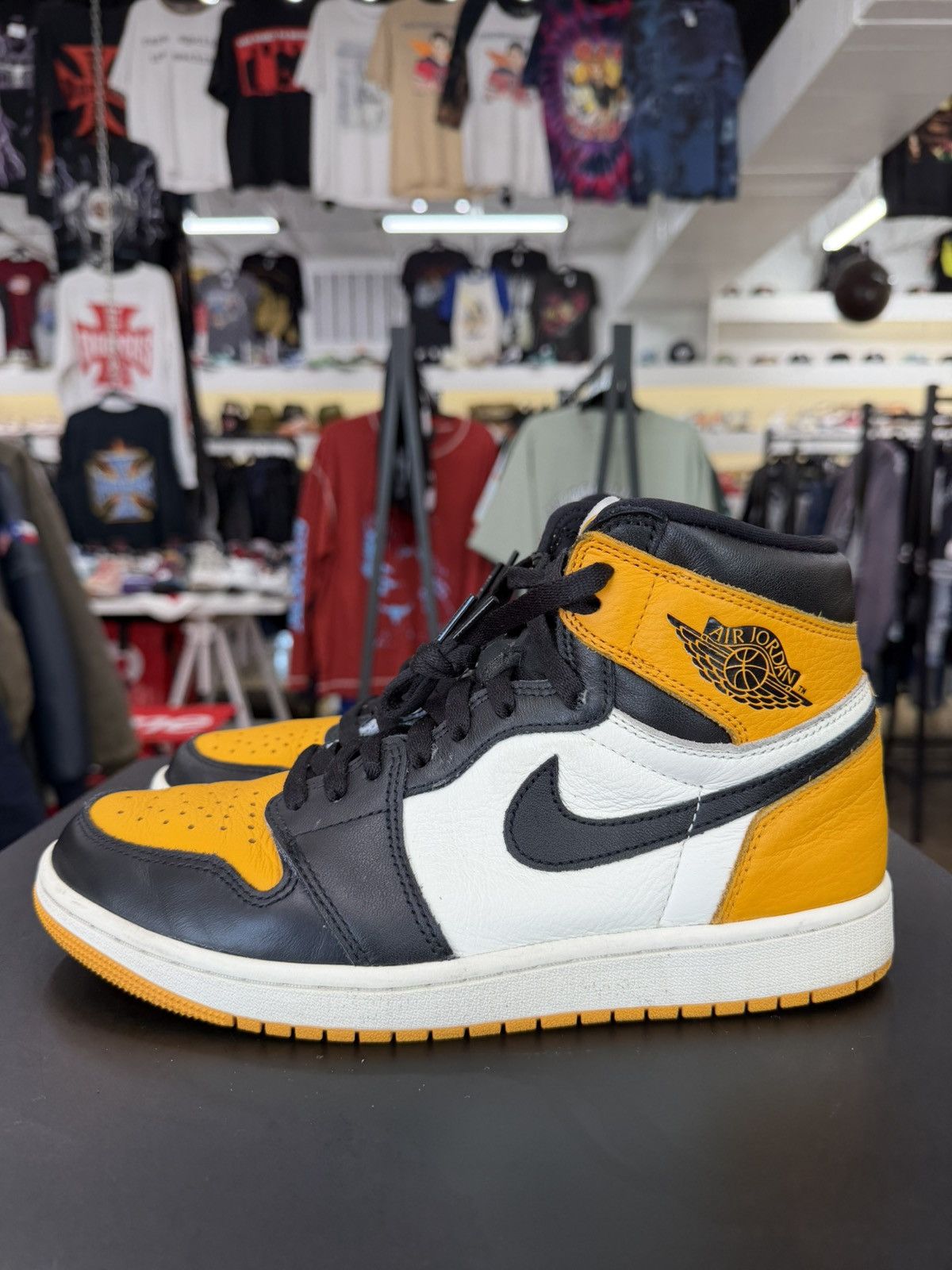 Jordan Brand Air Jordan 1 Taxi Size 9 (2022) Size US 9 / EU 42 - 7 Thumbnail