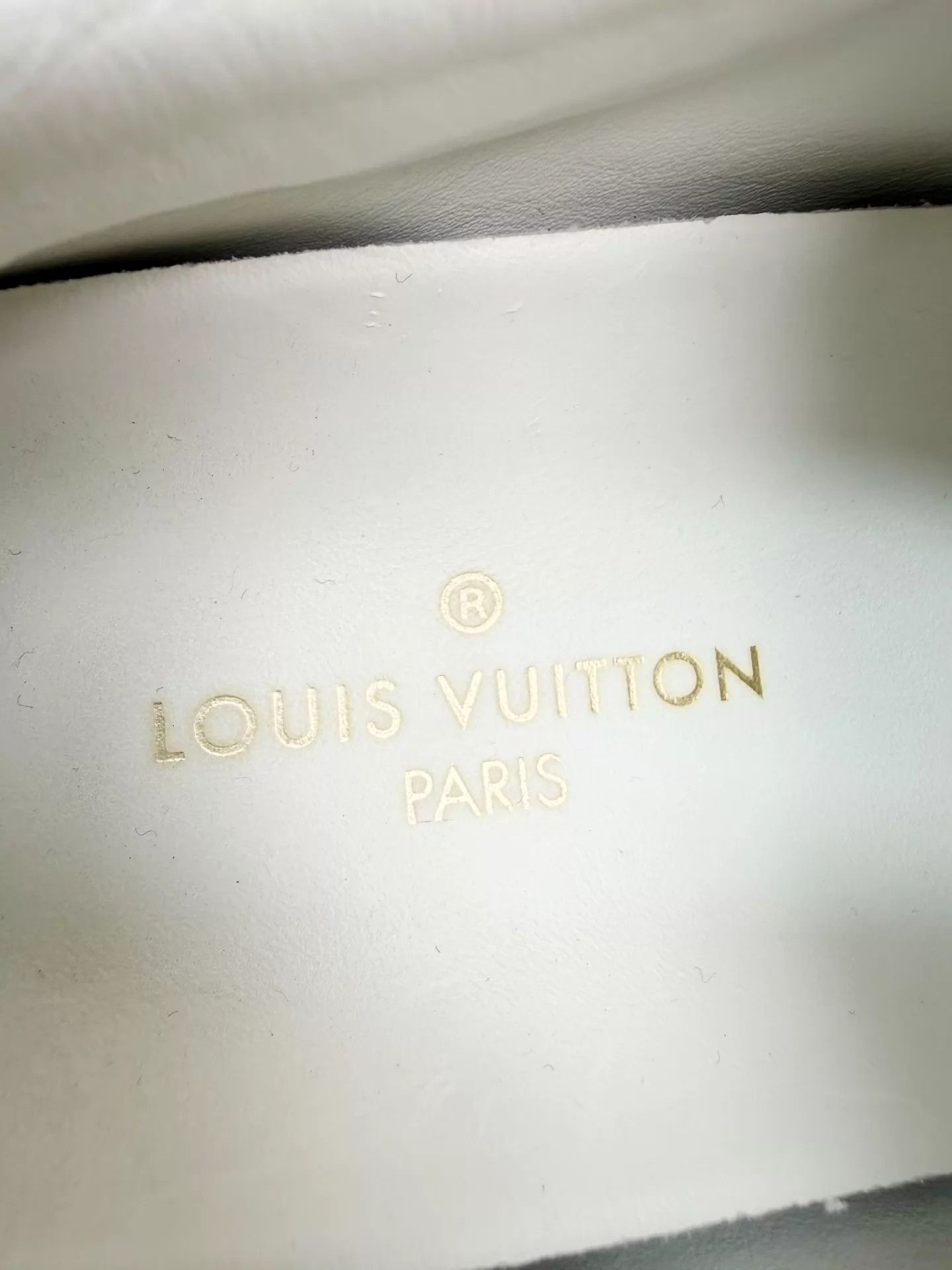 Louis Vuitton LV White Sneakers 35.5 (Worn a Few Times, Cleaned) Size US 5 / IT 35 - 5 Thumbnail