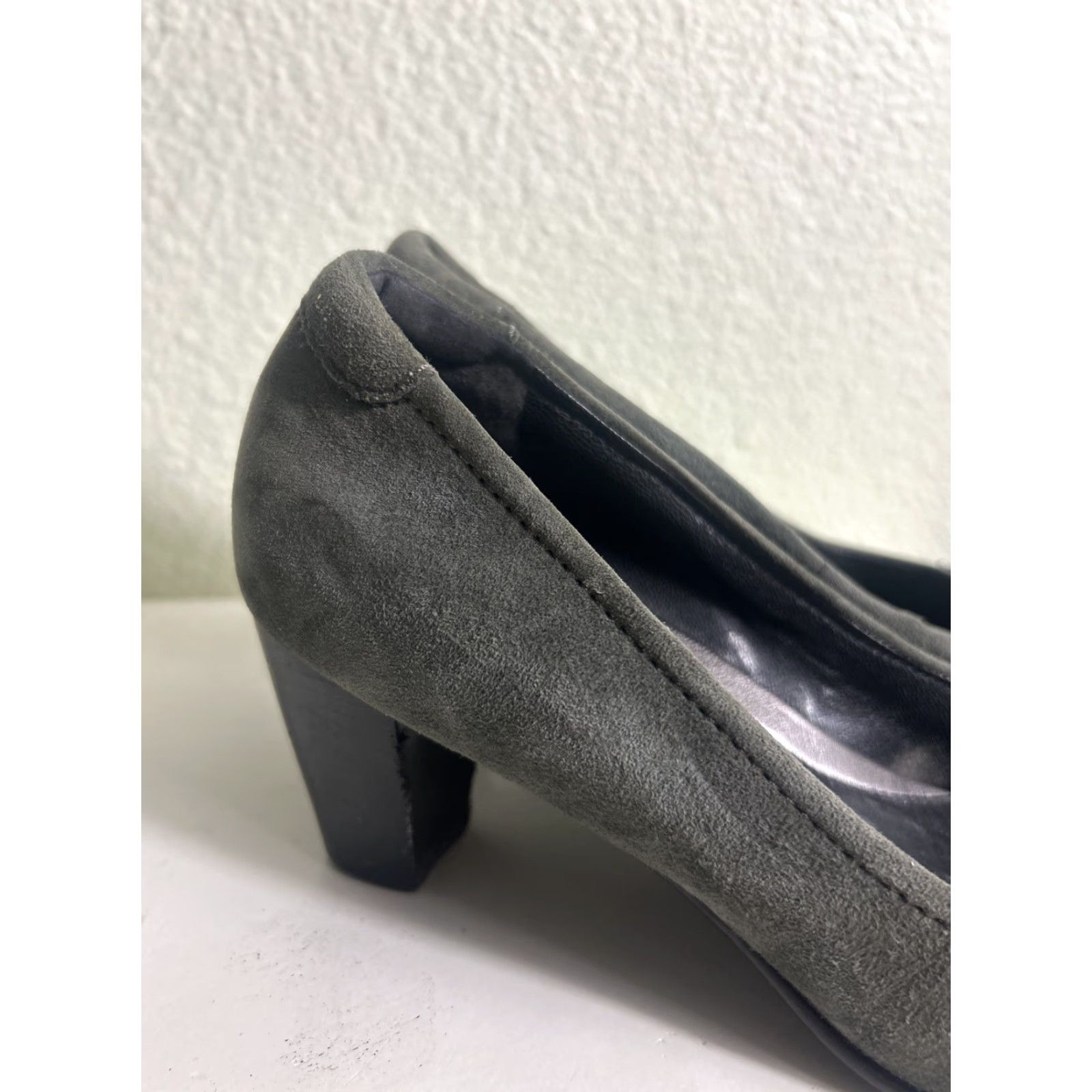 Ecco Ecco Heels Womens Size 41 US 10-10.5 Gray Suede Bow Size US 10 / IT 40 - 5 Thumbnail
