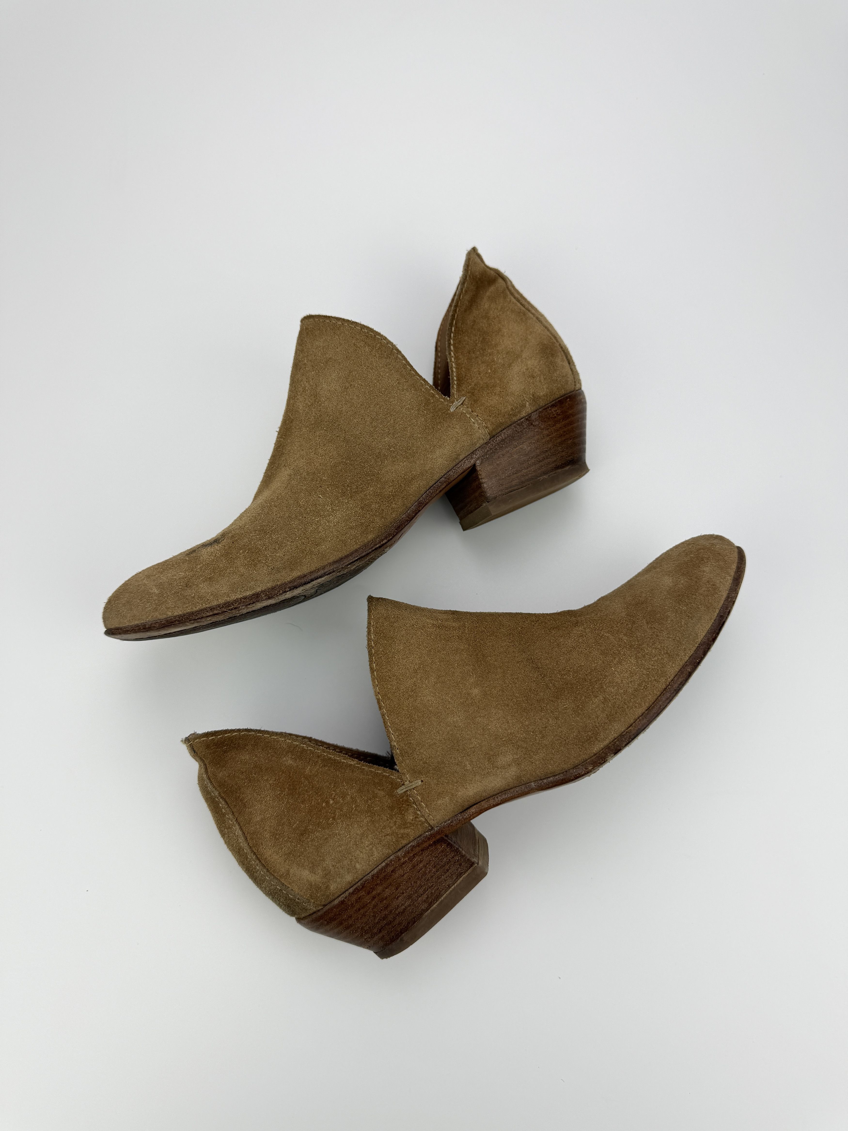 MoMA Moma Beige Suede Ankle Boots Side Slid Pointed Toes Size US 6 / IT 36 - 6 Thumbnail