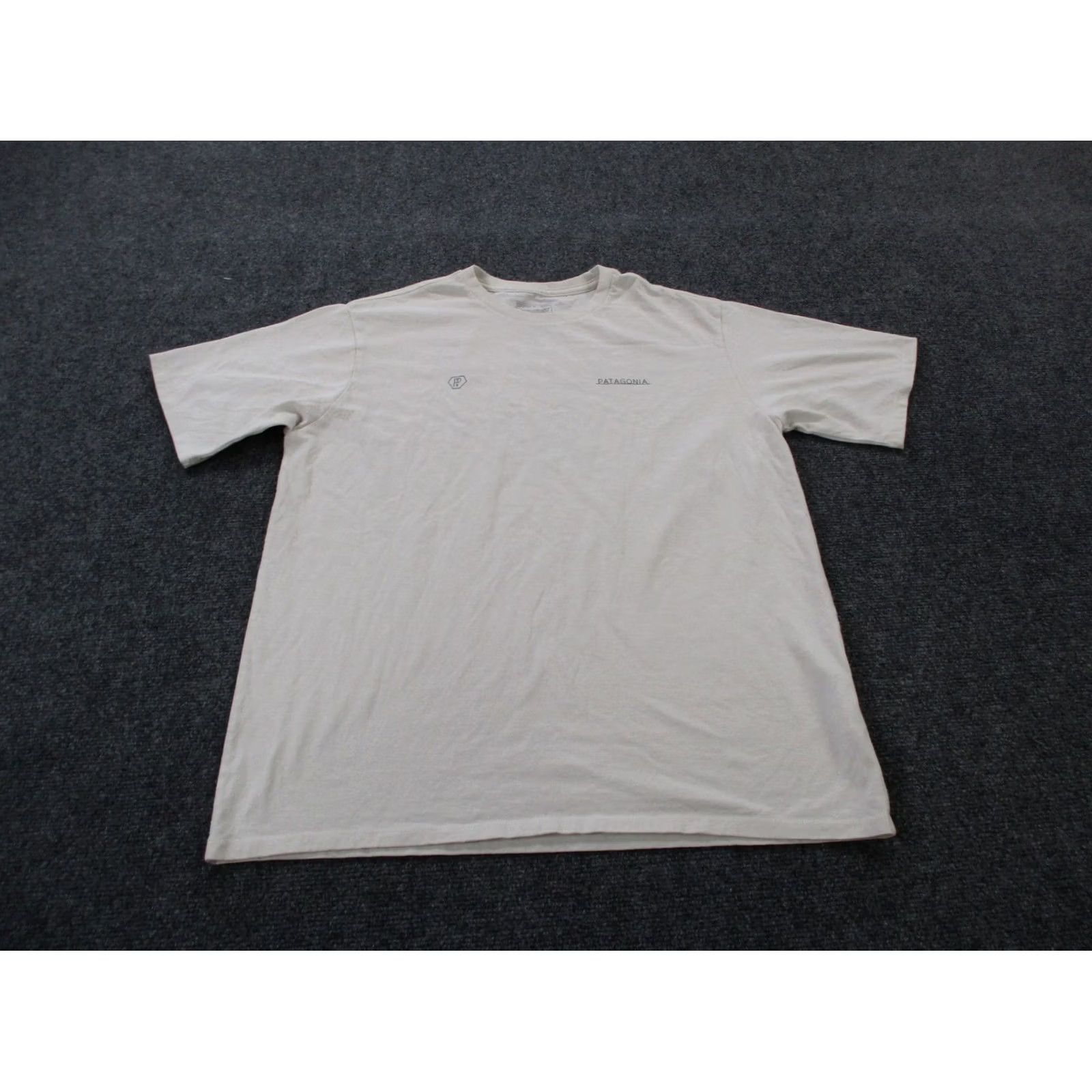 Patagonia Patagonia Shirt Mens M White Responsibili Tee Base Layer Hiking Basic Fish Outdoor Size US M / EU 48-50 / 2 - 2 Thumbnail