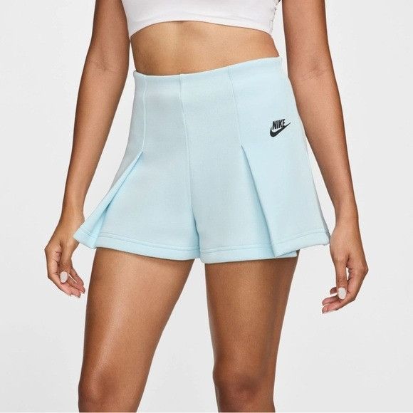 Nike Nike Women's Tech Fleece High Waisted 3” Pleated Shorts XS Size 26" / US 2 / IT 38 - 1 Thumbnail