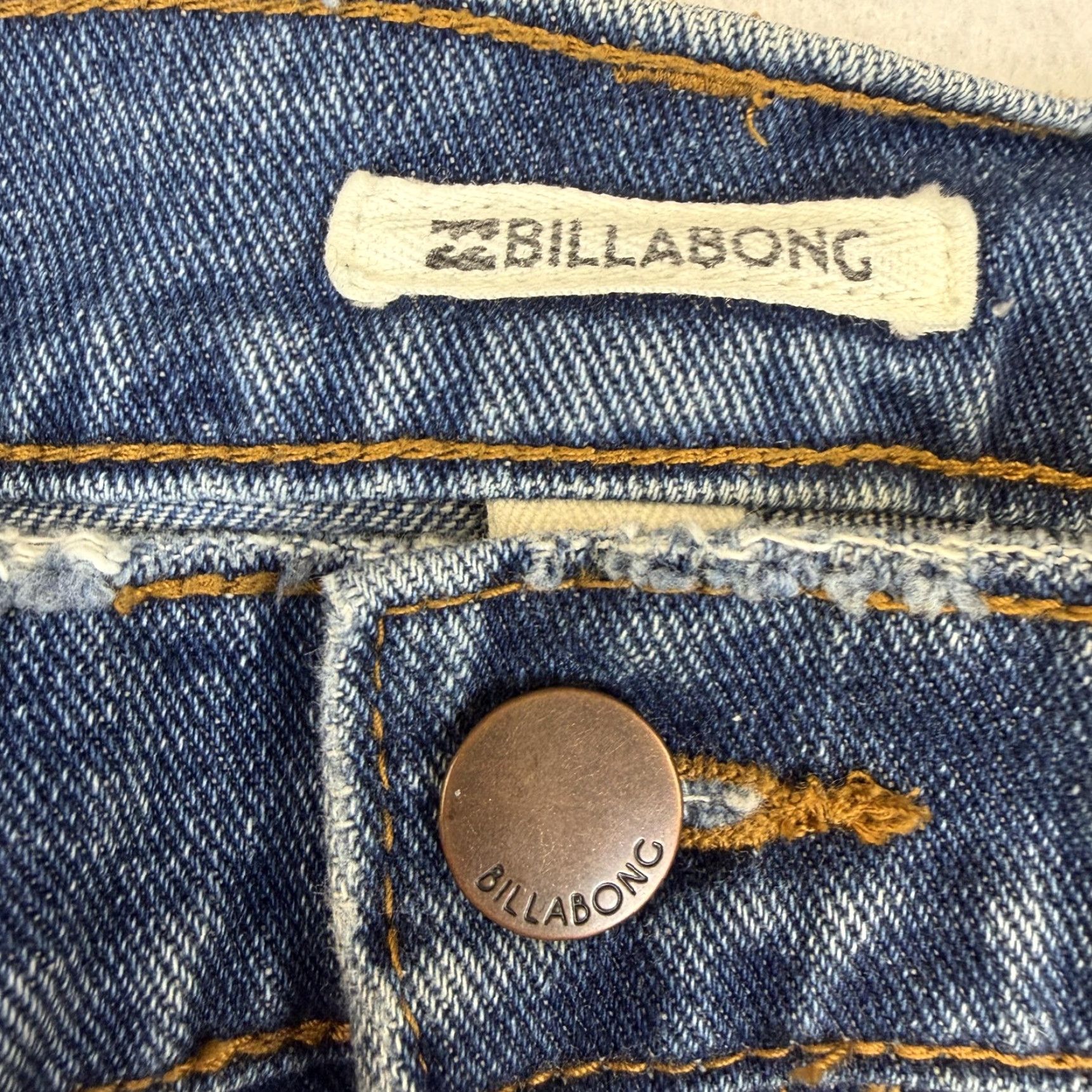 Billabong VINTAGE Billabong Denim Skirt Womens Large Blue Distressed Raw Hem Mini Jeans Casual Size 36" / US 14 / IT 50 - 2 Thumbnail