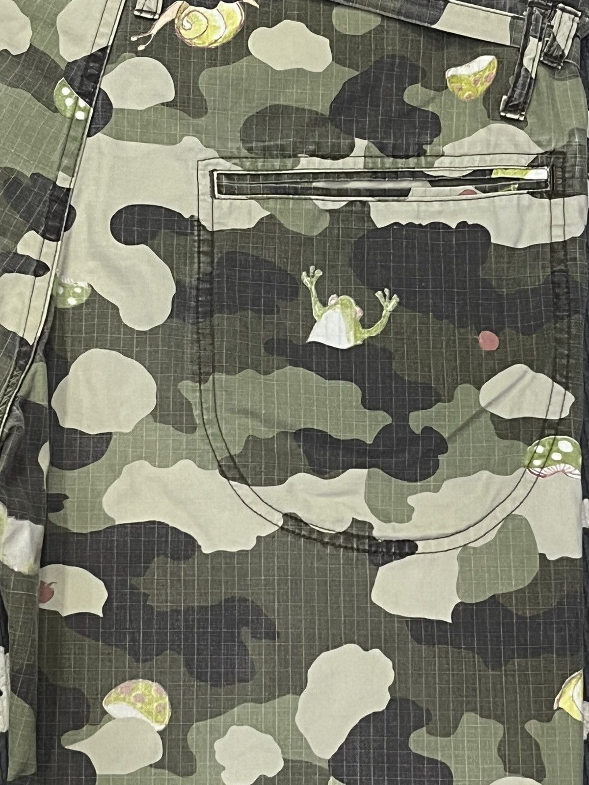 Issey Miyake Vintage TSUMORI CHISATO Green Camouflage Drawstring Shorts Size US 30 / EU 46 - 6 Thumbnail