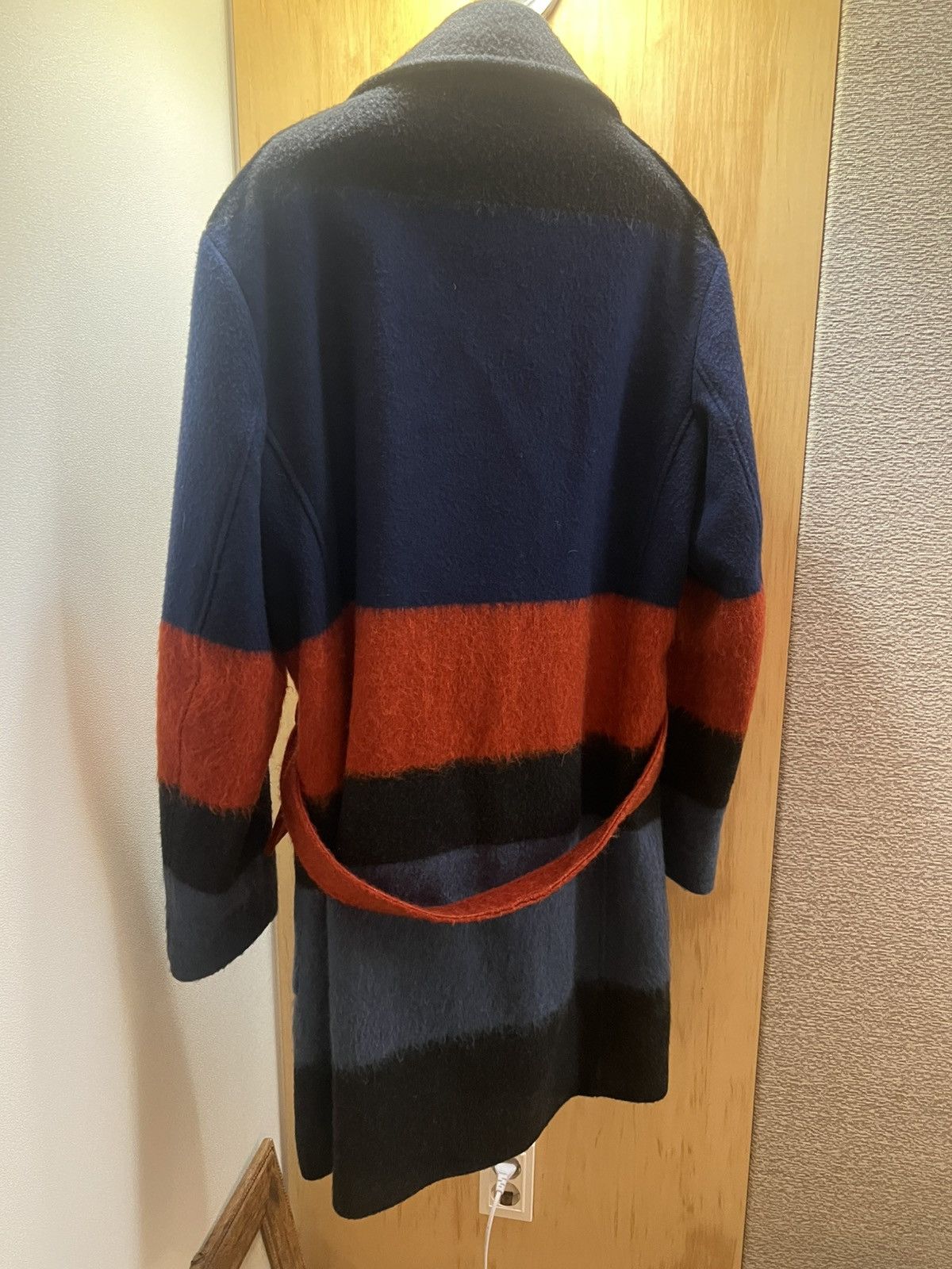 Salvatore Ferragamo ferragamo blue colorblock coat 52 Size US L / EU 52-54 / 3 - 3 Thumbnail
