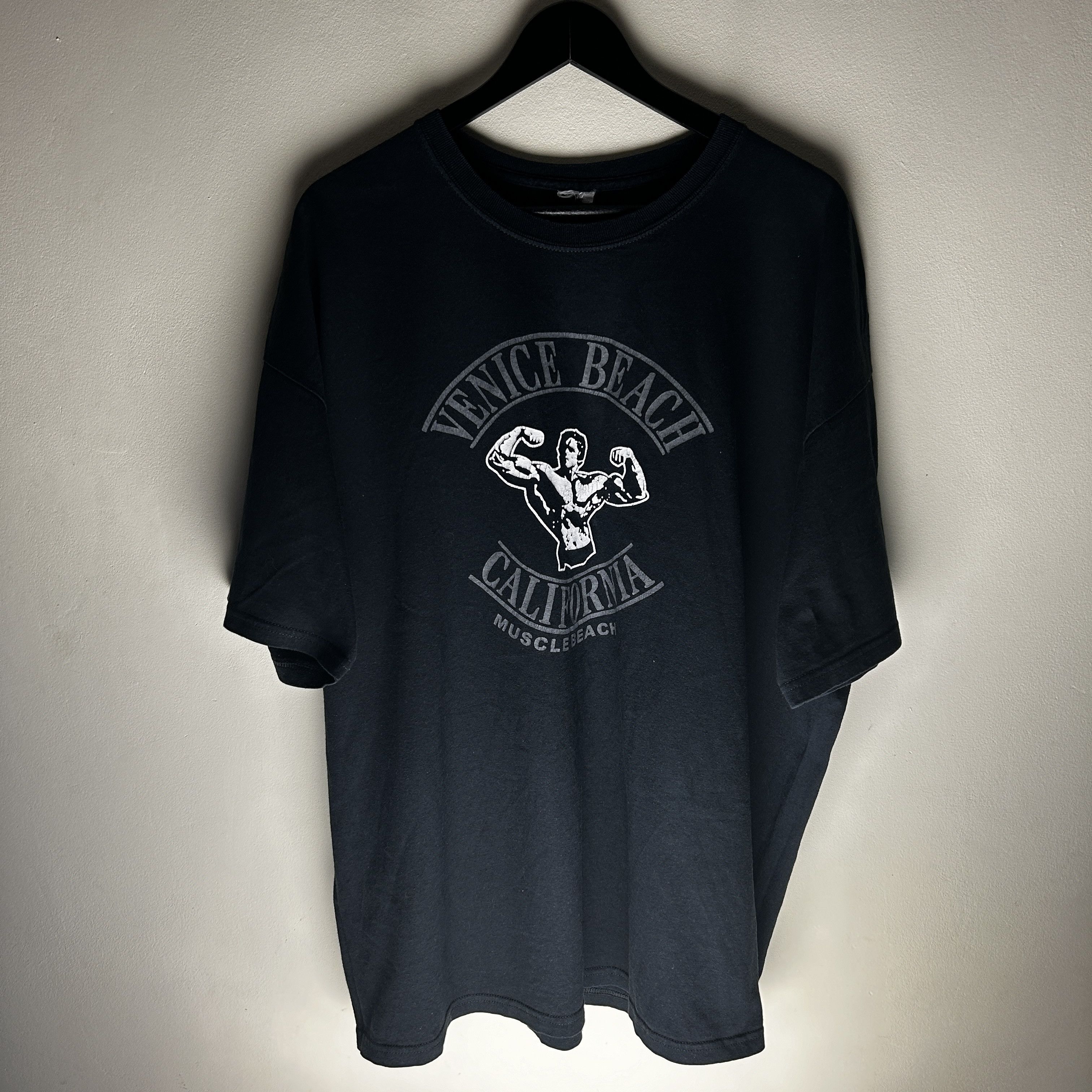 Vintage Vintage Venice Beach California Muscle Beach T-shirt Size US XXL / EU 58 / 5 - 1 Thumbnail