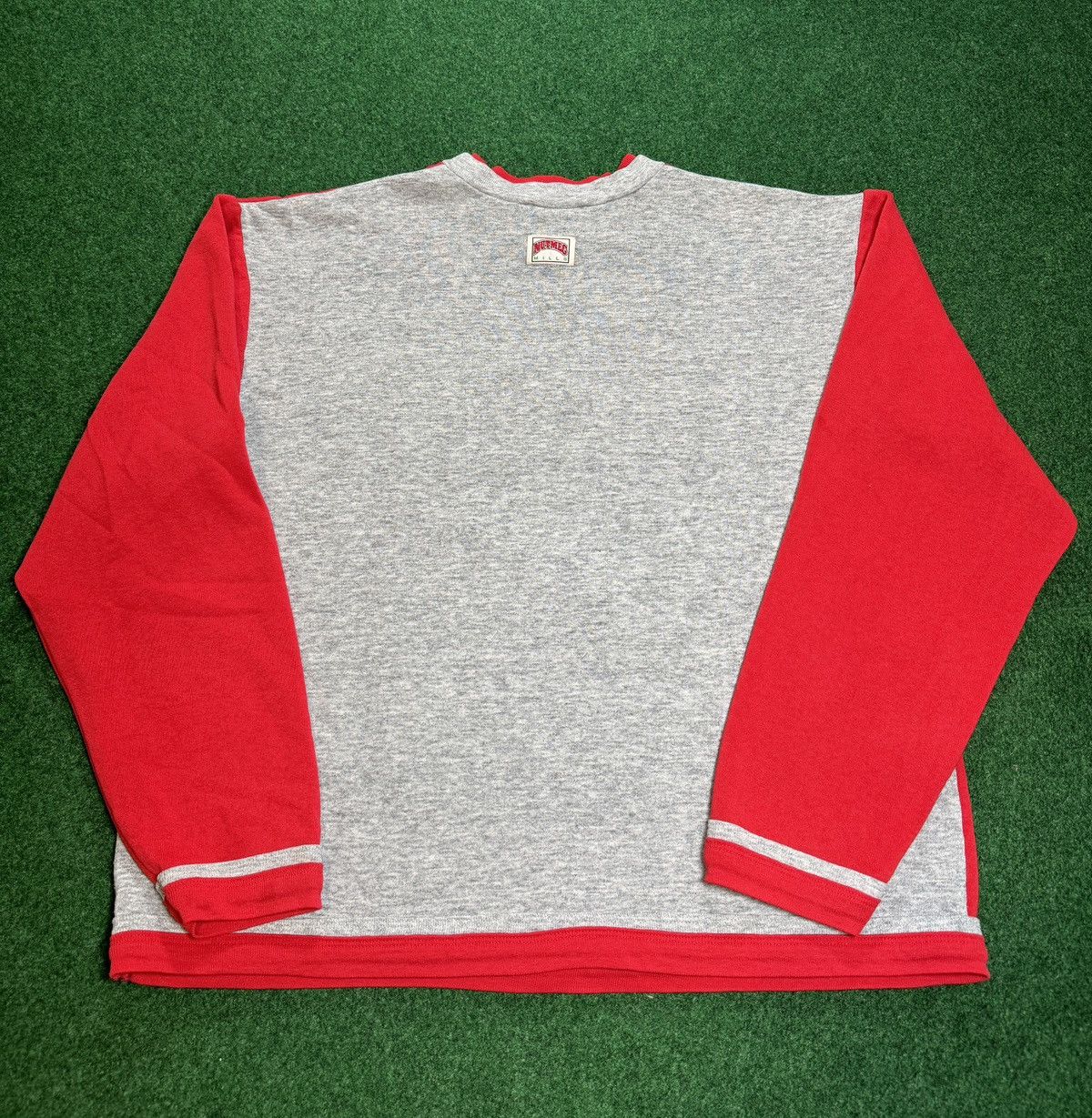 Nutmeg × Vintage Vintage 90s Nutmeg Mills San Fransisco 49ers Med Sweatshirt Size US M / EU 48-50 / 2 - 5 Thumbnail
