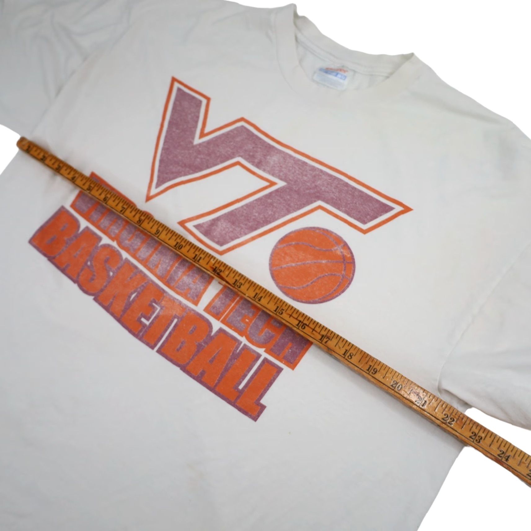 Vintage VINTAGE Virginia Tech Basketball Mens XL Graphic T Shirt White Size US XL / EU 56 / 4 - 7 Thumbnail