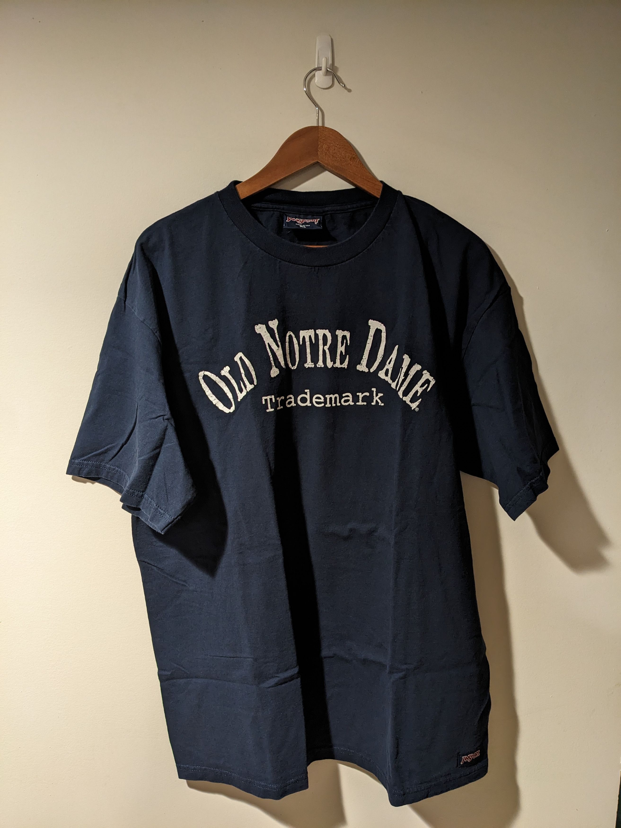 Jansport × Vintage Vintage 90s Old Notre Dame Fighting Irish Jansport T-Shirt Size US XL / EU 56 / 4 - 1 Thumbnail