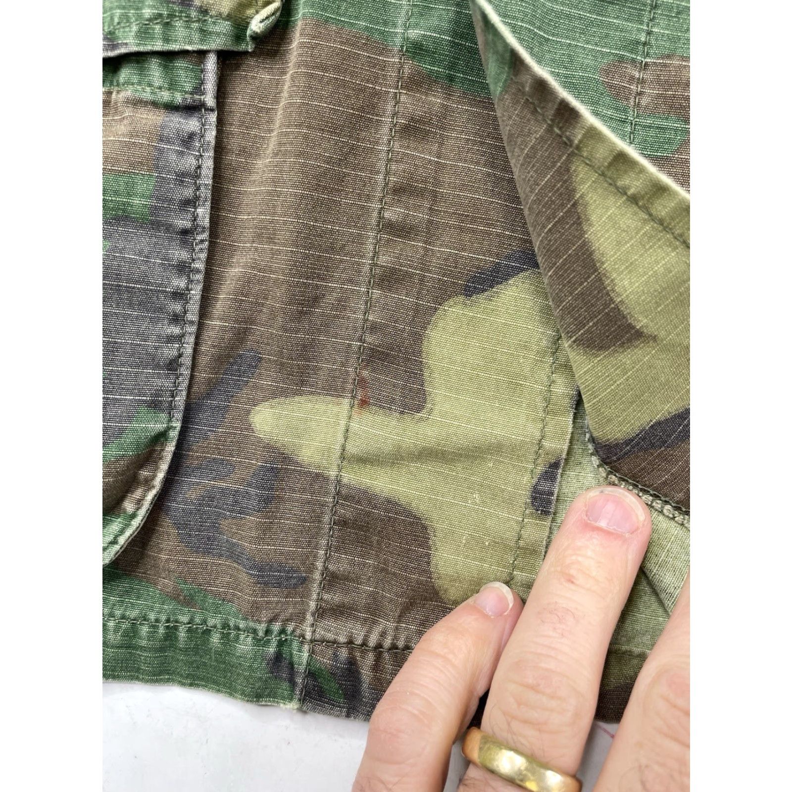 Vintage VINTAGE Military Jacket Mens Small Slim Pockets Camouflage Poplin Rip Stop Wind-Resistant Slant Pockets Coat USA Army 1970s Size US S / EU 44-46 / 1 - 6 Thumbnail