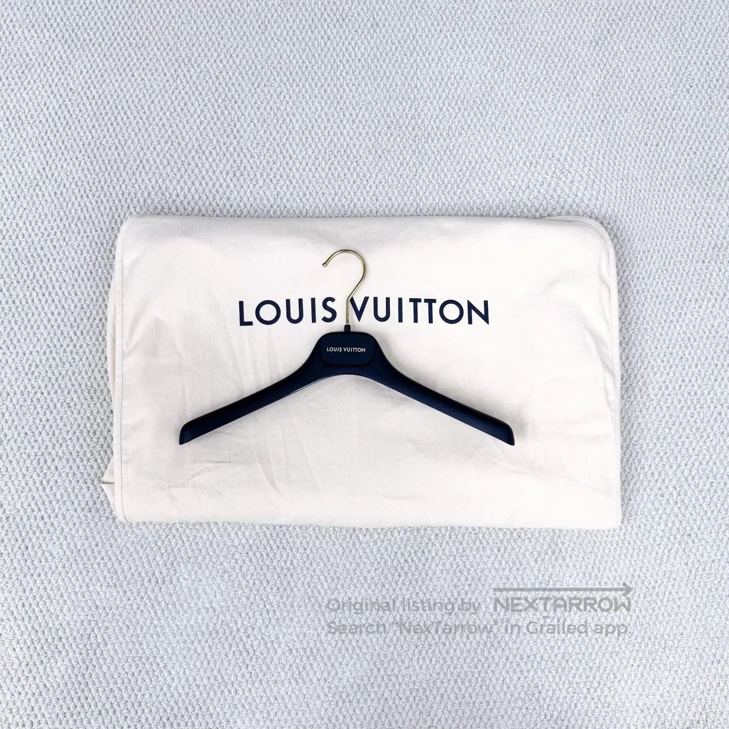 Louis Vuitton Louis Vuitton Grey Cat Astronaut Chain Logo Letter Logo Ho Size US M / EU 48-50 / 2 - 7 Thumbnail