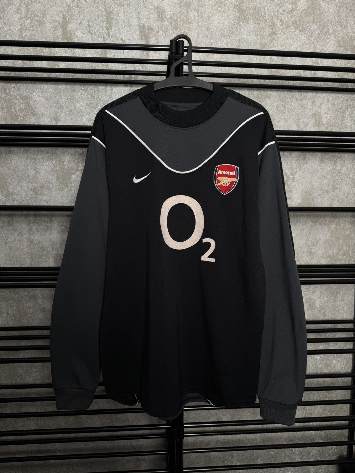 Nike Arsenal Goalkeeper football shirt Soccer Nike o2 Jersey Size US M / EU 48-50 / 2 - 1 Thumbnail