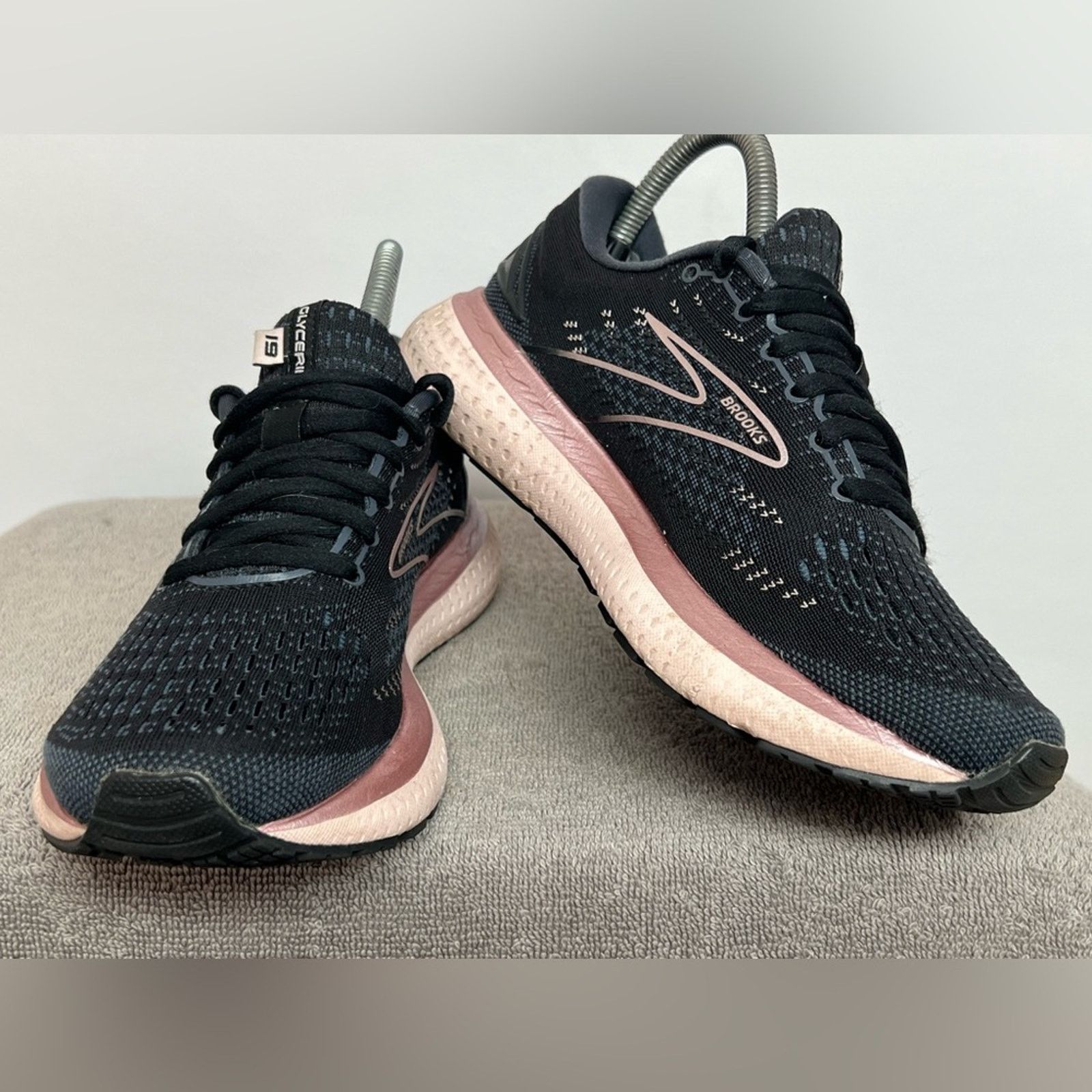 Brooks Brooks Glycerin 19 Women's Size 7 B Black Pink Sneakers Size US 7 / IT 37 - 2 Thumbnail