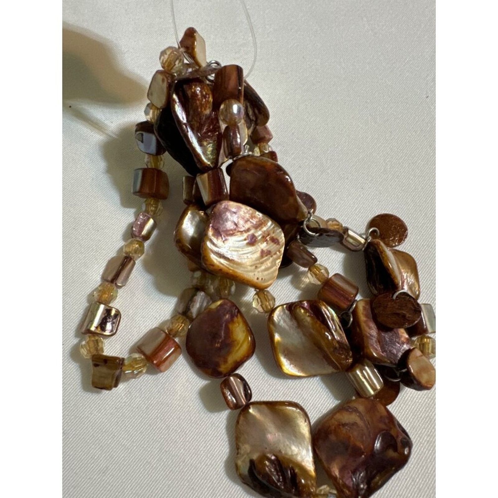 Avenue Bracelet MultiStretch Strand Brown Dyed Sea Shell Beads NWOT Size ONE SIZE - 2 Thumbnail