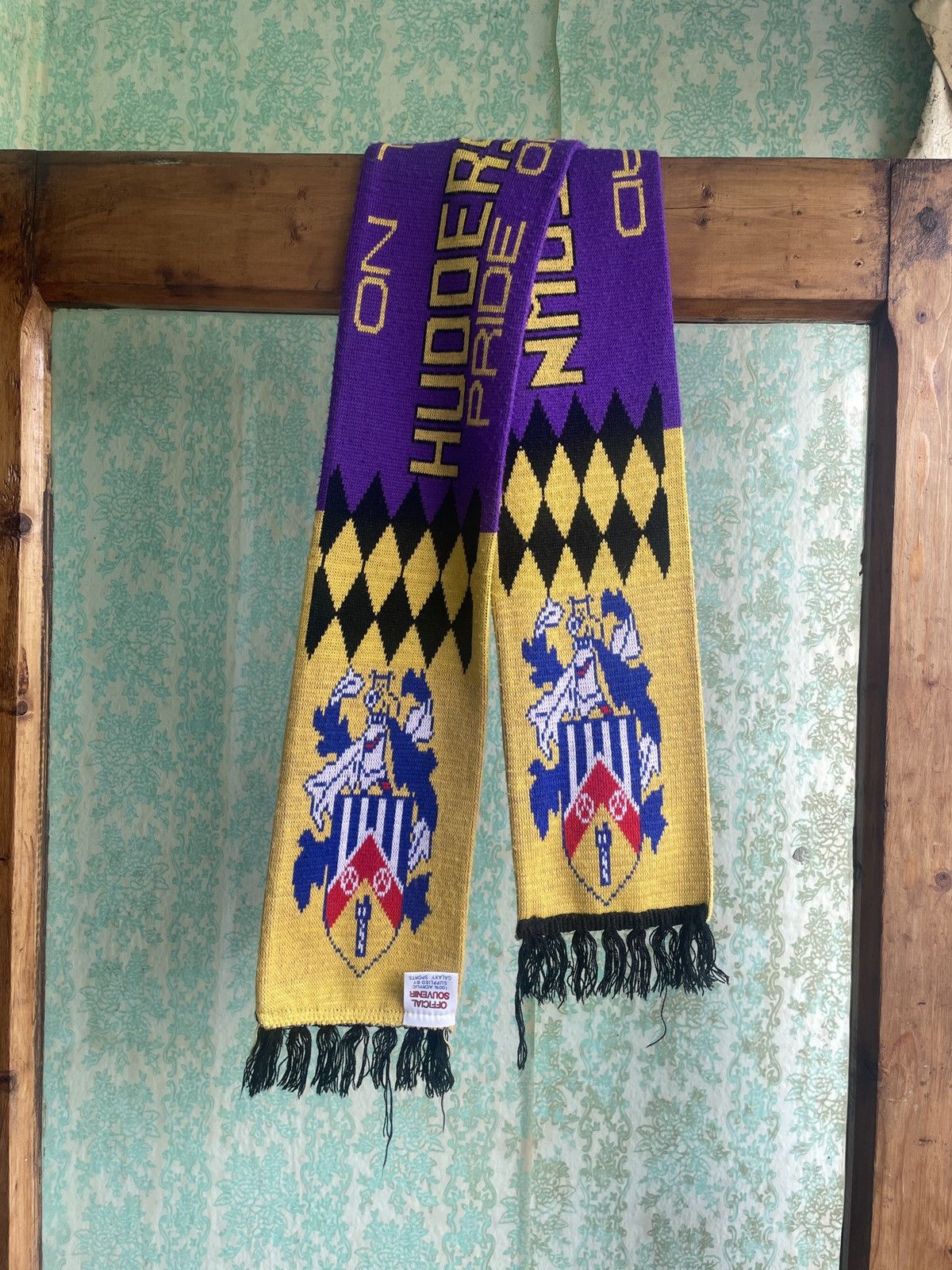 Vintage Vintage Huddersfield Town FC Pride of Yorkshire soccer scarf Size ONE SIZE - 1 Thumbnail