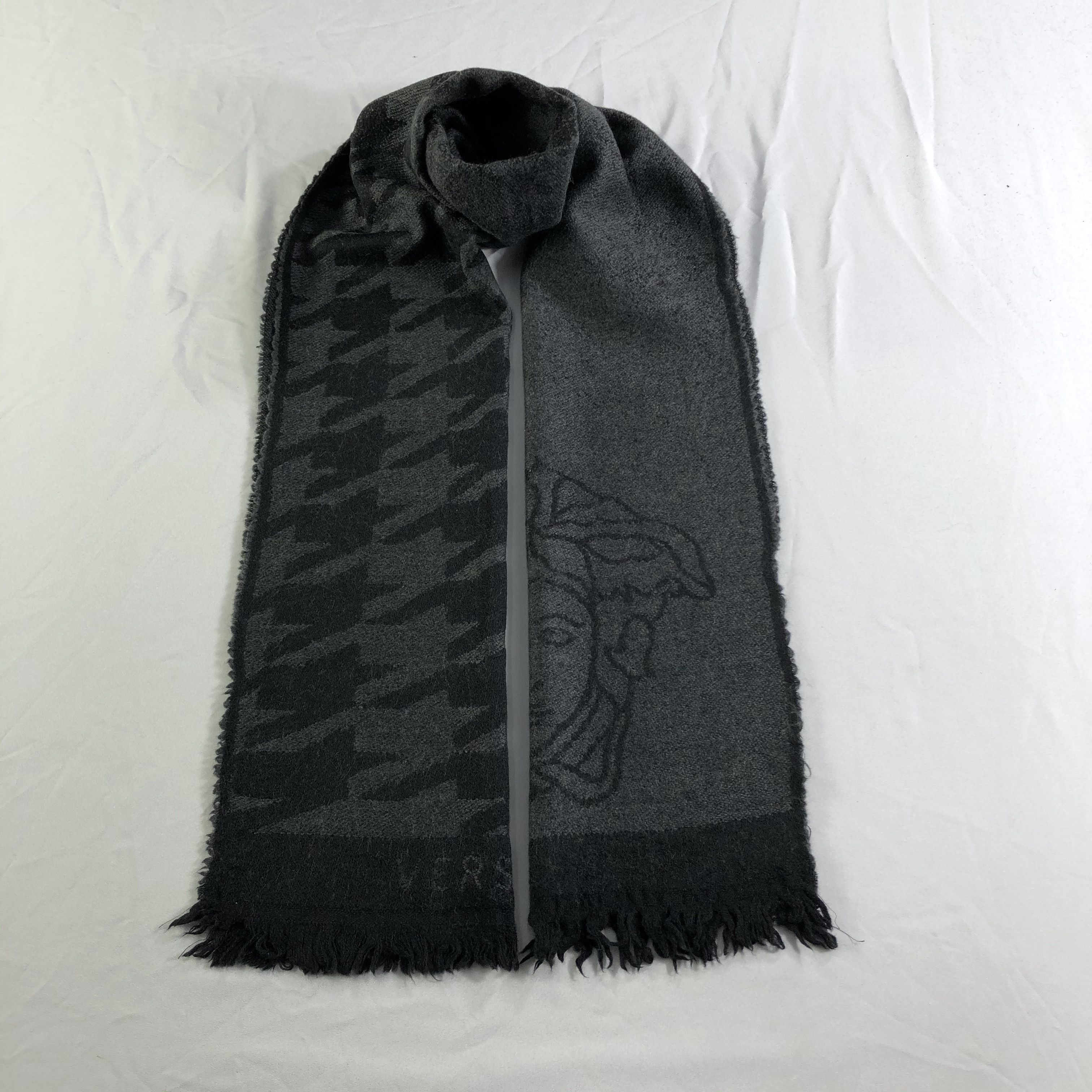 Versace Versace Medusa Head Houndstooth Scarf Muffler Neckwear V2394 Size ONE SIZE - 1 Thumbnail