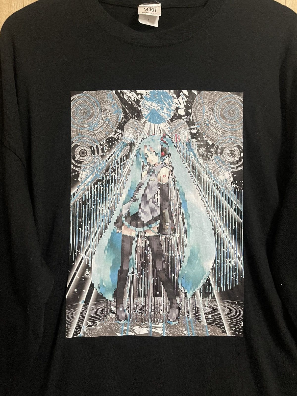 Anime Vintage Hatsune Miku T shirt L Idolmaster Anime L Waifu Rare Size US L / EU 52-54 / 3 - 3 Thumbnail
