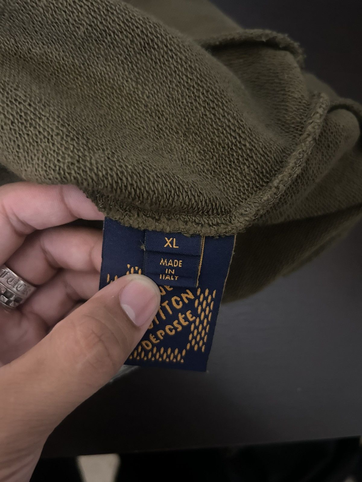 Louis Vuitton Louis Vuitton LV Lovers Olive Crewneck Size US XL / EU 56 / 4 - 6 Thumbnail