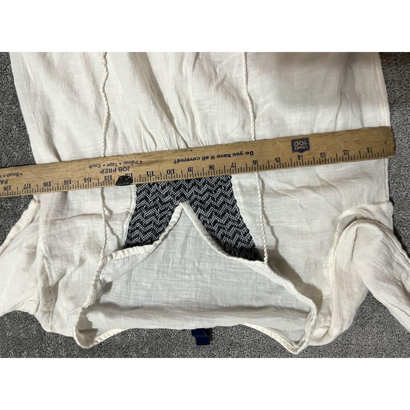Gap Gap blouse Women's Small White V-Neck Short Sleeve Lace Ruffle Tie Front Basic Everyday Wear Womens SB Size S / US 4 / IT 40 - 4 Thumbnail