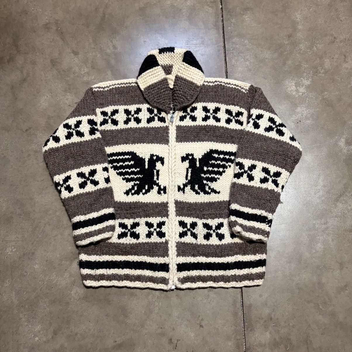 Vintage Vintage Cowichan Cardigan Sweater Eagle Thunderbird Wool 70s Size US XL / EU 56 / 4 - 5 Thumbnail