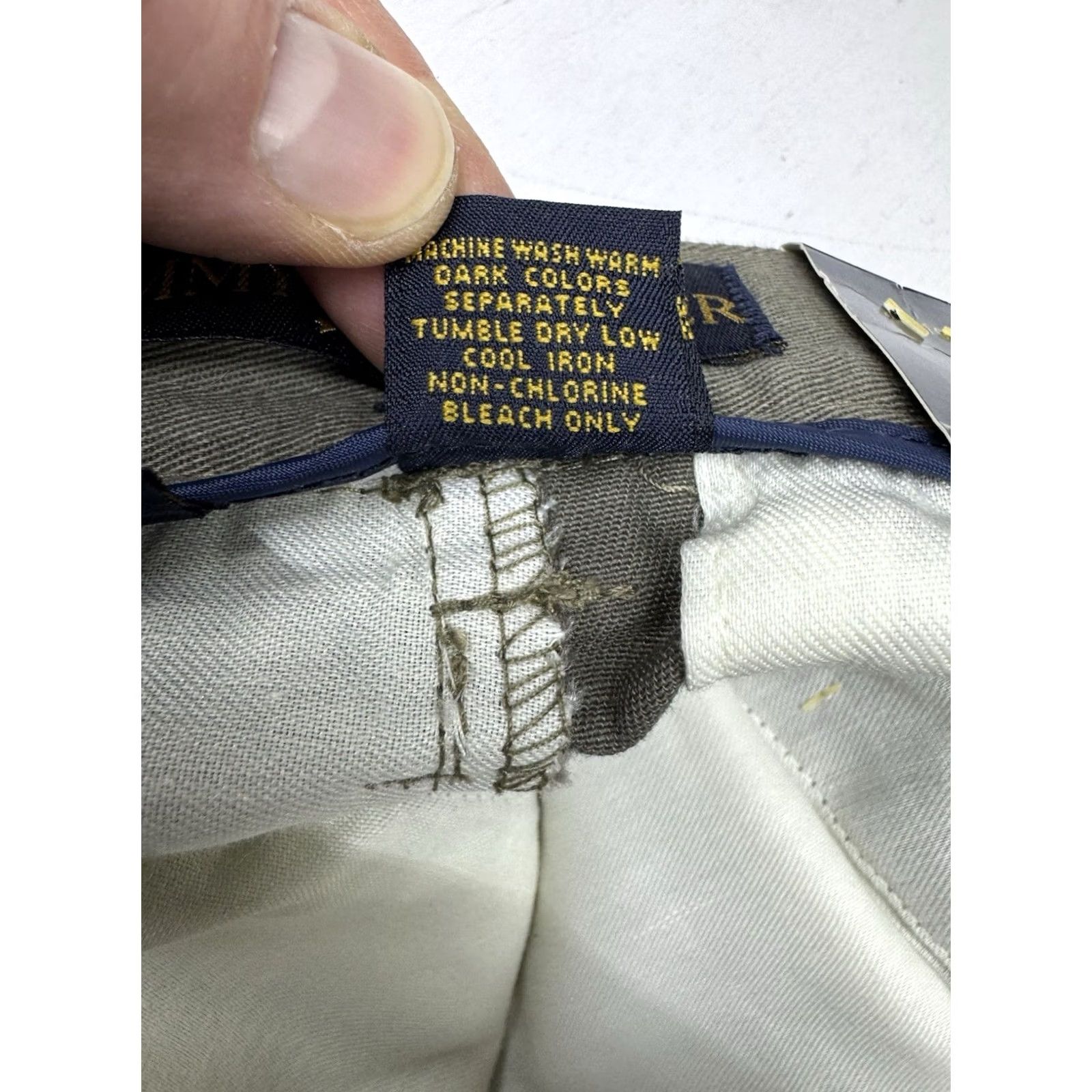 Tommy Hilfiger VINTAGE Tommy Hilfiger Traveler Green CHINOS TROUSERS Pleated Turn Up Mens 38x30 NWT Size US 38 / EU 54 - 4 Thumbnail