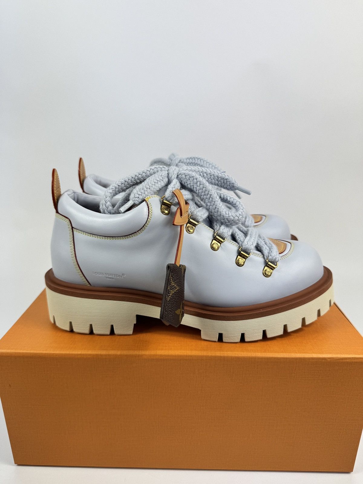 Louis Vuitton LV REMIX DERBIES 1AIJ93 SIZE: LV8 fits US10 Size US 8 / EU 41 - 1 Thumbnail