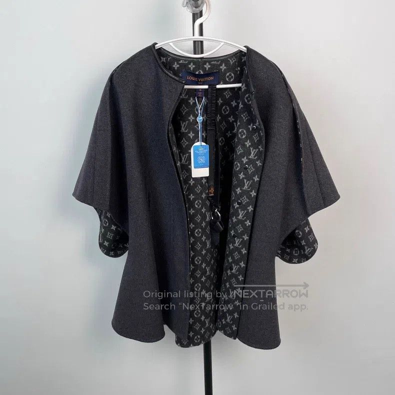 Louis Vuitton Louis Vuitton Grey wool blend with logo inside jacket Size XS / US 0-2 / IT 36-38 - 1 Thumbnail