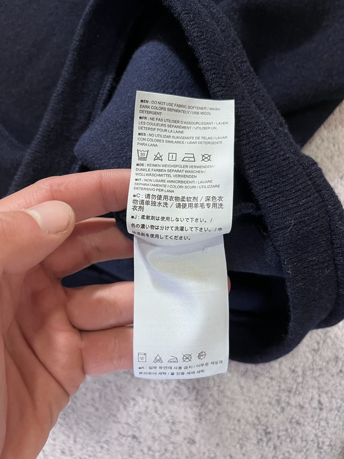 Arc'teryx Arcteryx Mens Sweater Pullover Donavan V-Neck Wool Blue Size US S / EU 44-46 / 1 - 9 Thumbnail