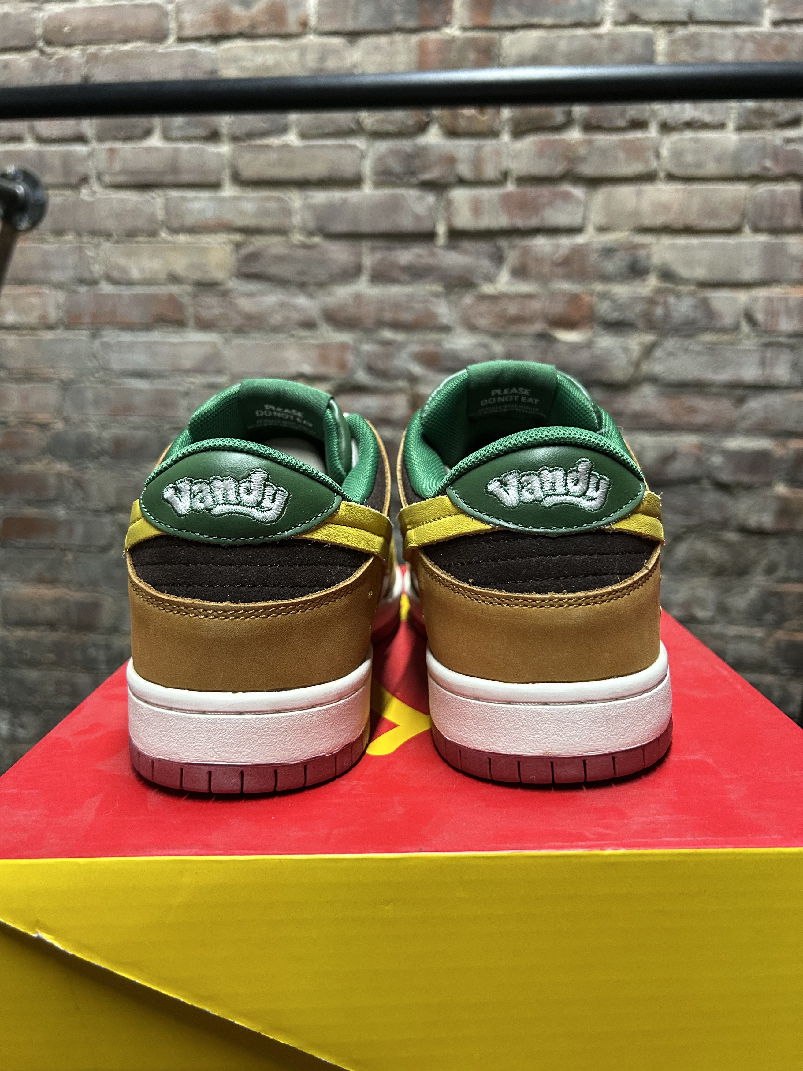 Vandy The Pink Vandy The Pink Burger Dunk Size US 8 / EU 41 - 4 Thumbnail