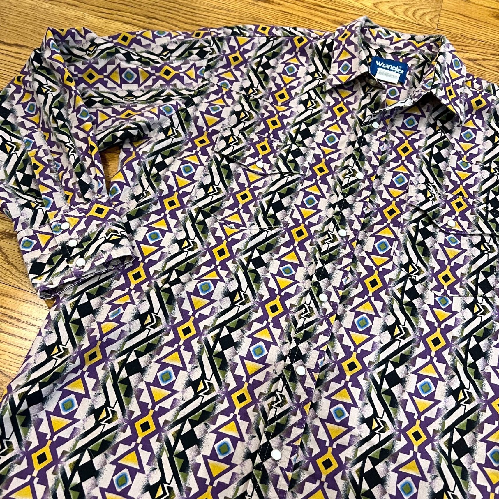 Wrangler VINTAGE Wrangler Western Shirt Men's Size Large Short Sleeve Aztec Plaid Cotton Casual Workwear Size US L / EU 52-54 / 3 - 3 Thumbnail