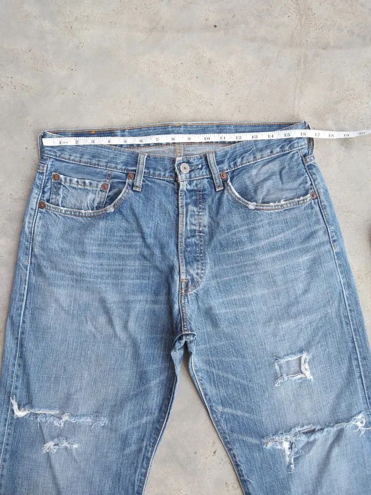 Levi's Vintage Levi's 501 Distressed Jeans 32x32 Size US 32 / EU 48 - 3 Thumbnail