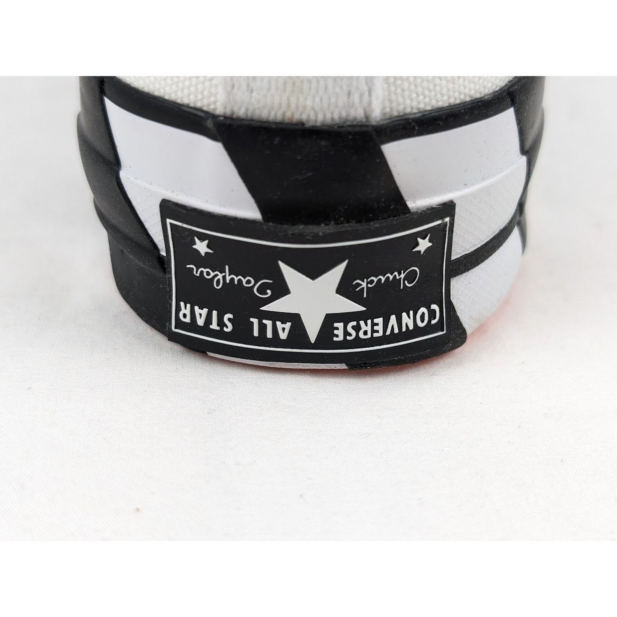 Converse × Off-White o1rshd1 DUP / Unisex Chuck 70 Hi-Top Sneakers in White/Cone Size US 8 / EU 41 - 12 Thumbnail