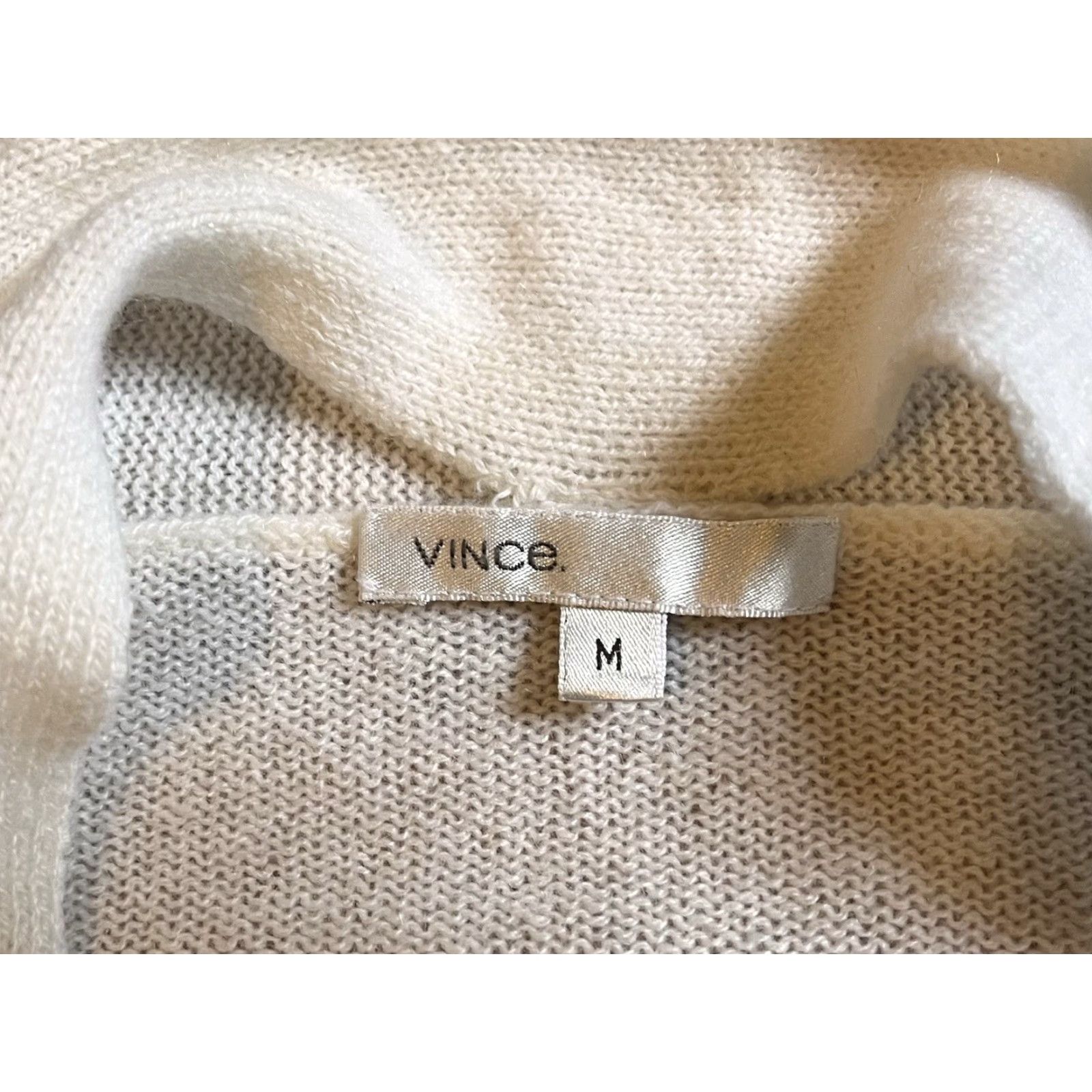 Vince Vince Sweater Women’s Medium White 100% Cashmere Deep V-Neck Pullover Knit Long Sleeve Regular Fit Classic Designer Size M / US 6-8 / IT 42-44 - 4 Thumbnail