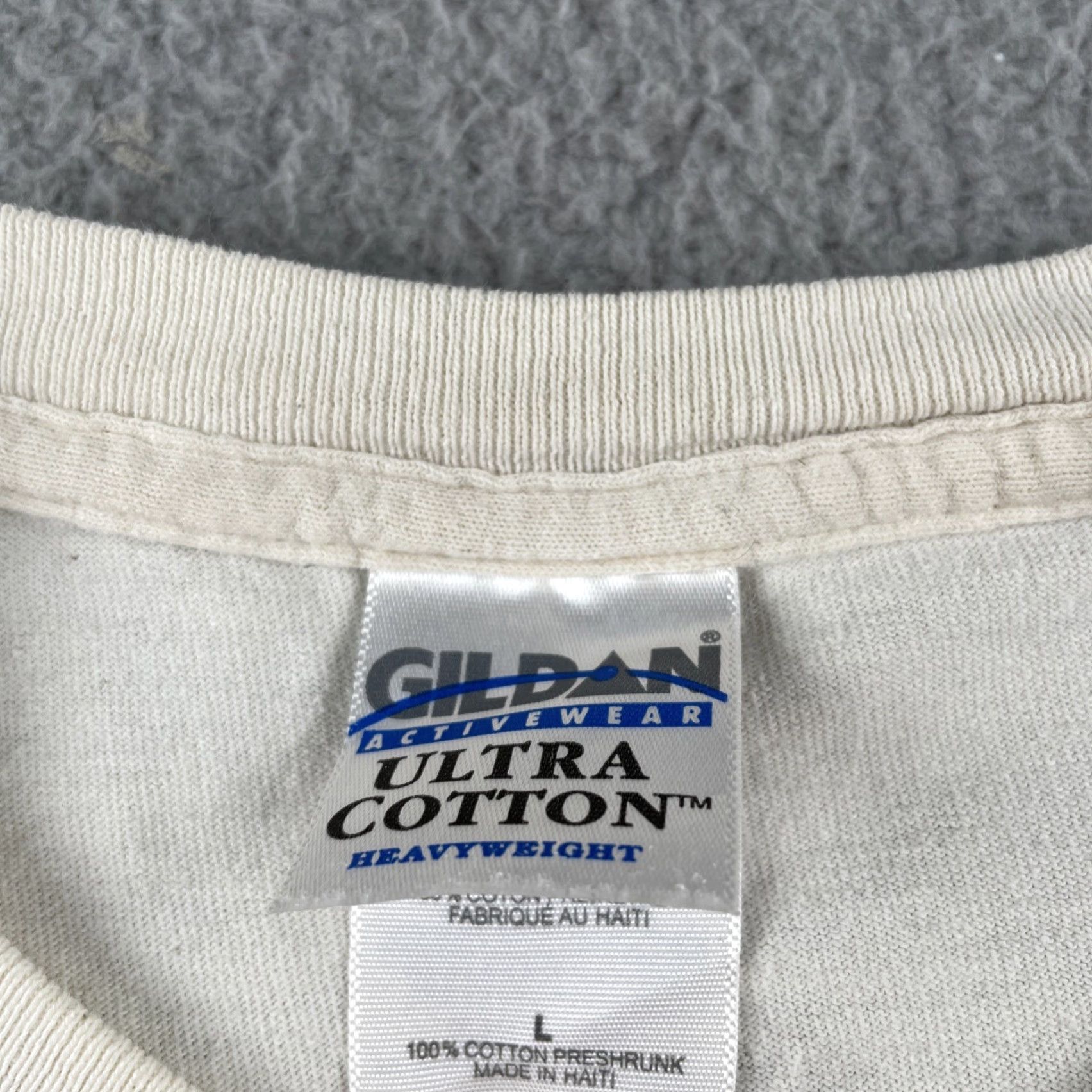 Gildan VINTAGE Gildan Mens Large White T Shirt Moles Go Round Mole Day 2005 Y2K Tee Size US L / EU 52-54 / 3 - 6 Thumbnail