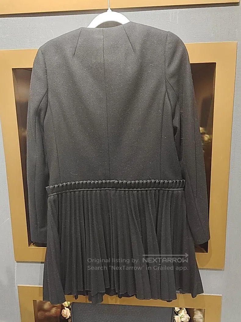 Valentino Valentino Coats Women's clothing Size S / US 4 / IT 40 - 2 Thumbnail