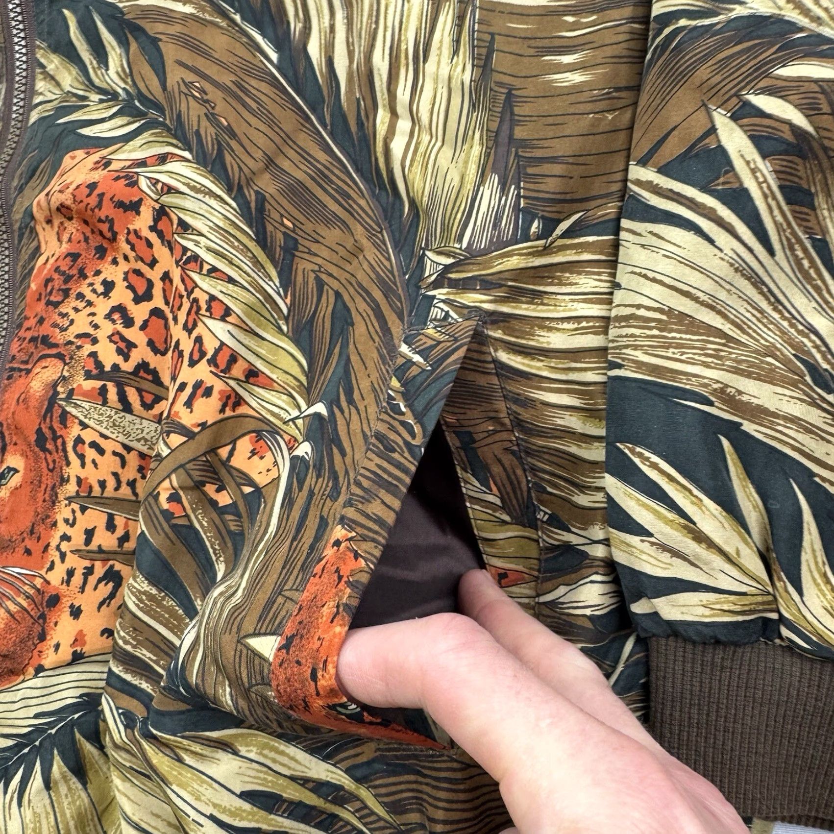 Vintage VINTAGE Atlantic Beach Cheetah African Silk Jacket Womens XL Brown 90s Animals Nature 100% Silk Zip Long Sleeve Size XL / US 12-14 / IT 48-50 - 3 Thumbnail