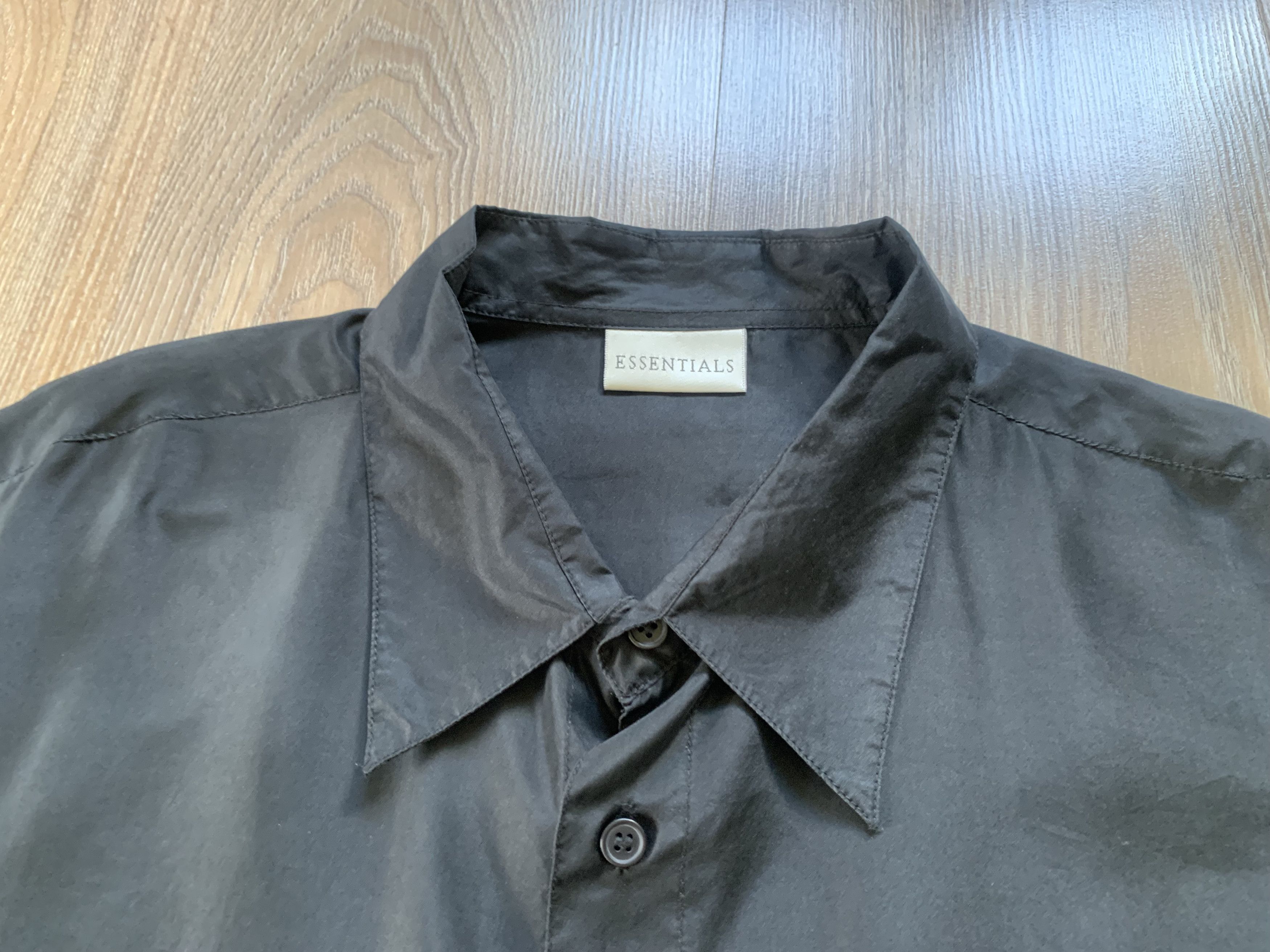 Band Tees Essentials Black Silk Long Sleeve Button Up Shirt Size US XL / EU 56 / 4 - 5 Thumbnail