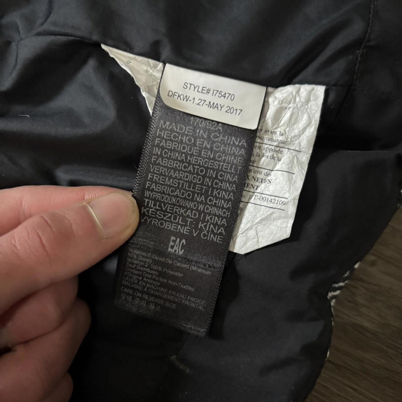 Marmot Vintage Marmot 700 Fill Puffer Jacket Black and White Size L / US 10 / IT 46 - 5 Thumbnail