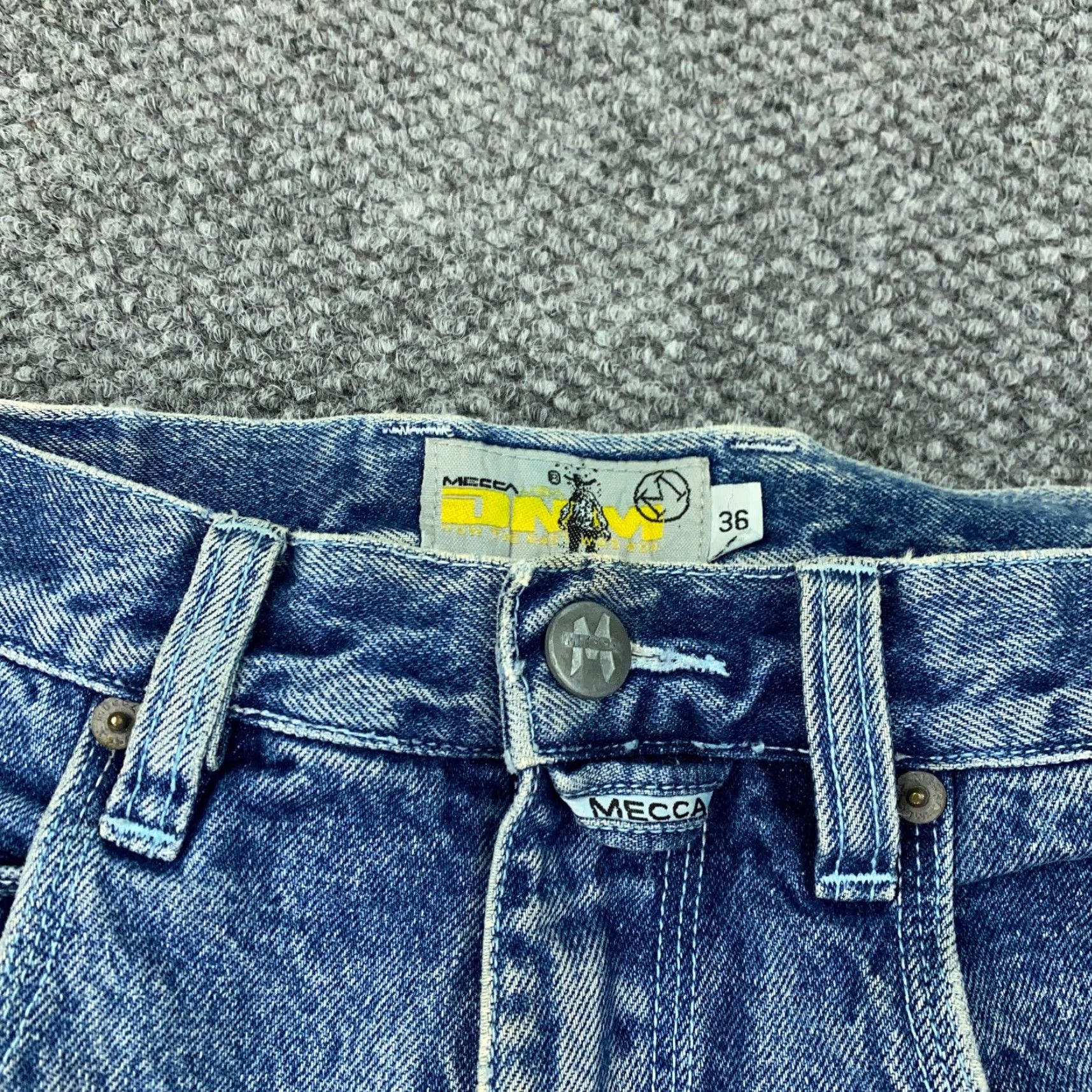 Vintage VINTAGE Mecca Jeans Mens Size 36 Denim Distressed Relaxed Fit 90s Grunge Retro Casual Size US 35 - 3 Thumbnail