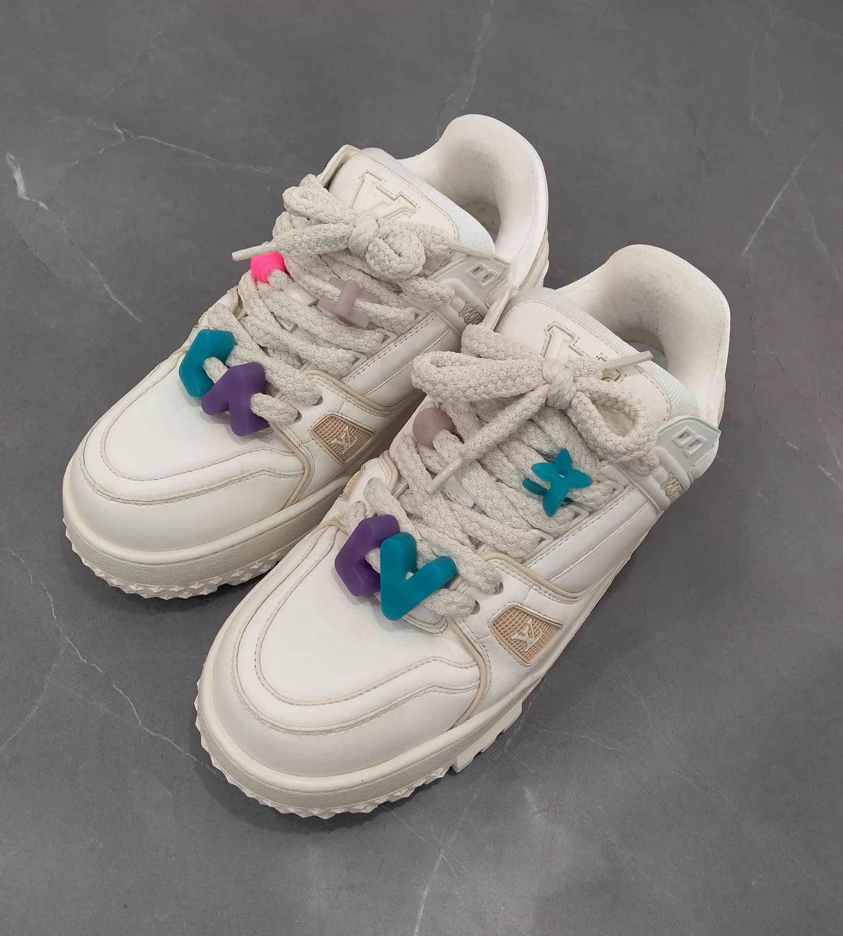 Louis Vuitton LV Maxi White Trainer 42 Size US 9 / EU 42 - 1 Thumbnail