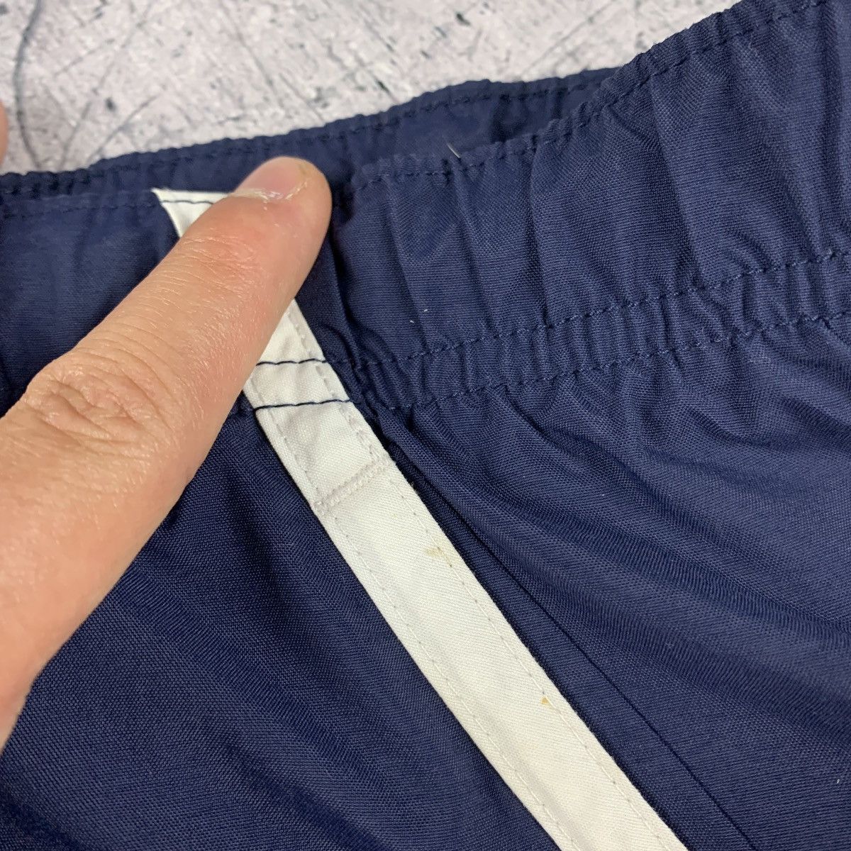 Nike Vintage Nike Retro Nylon Swim Shorts Size M Blue 90’s Size US 32 / EU 48 - 8 Thumbnail